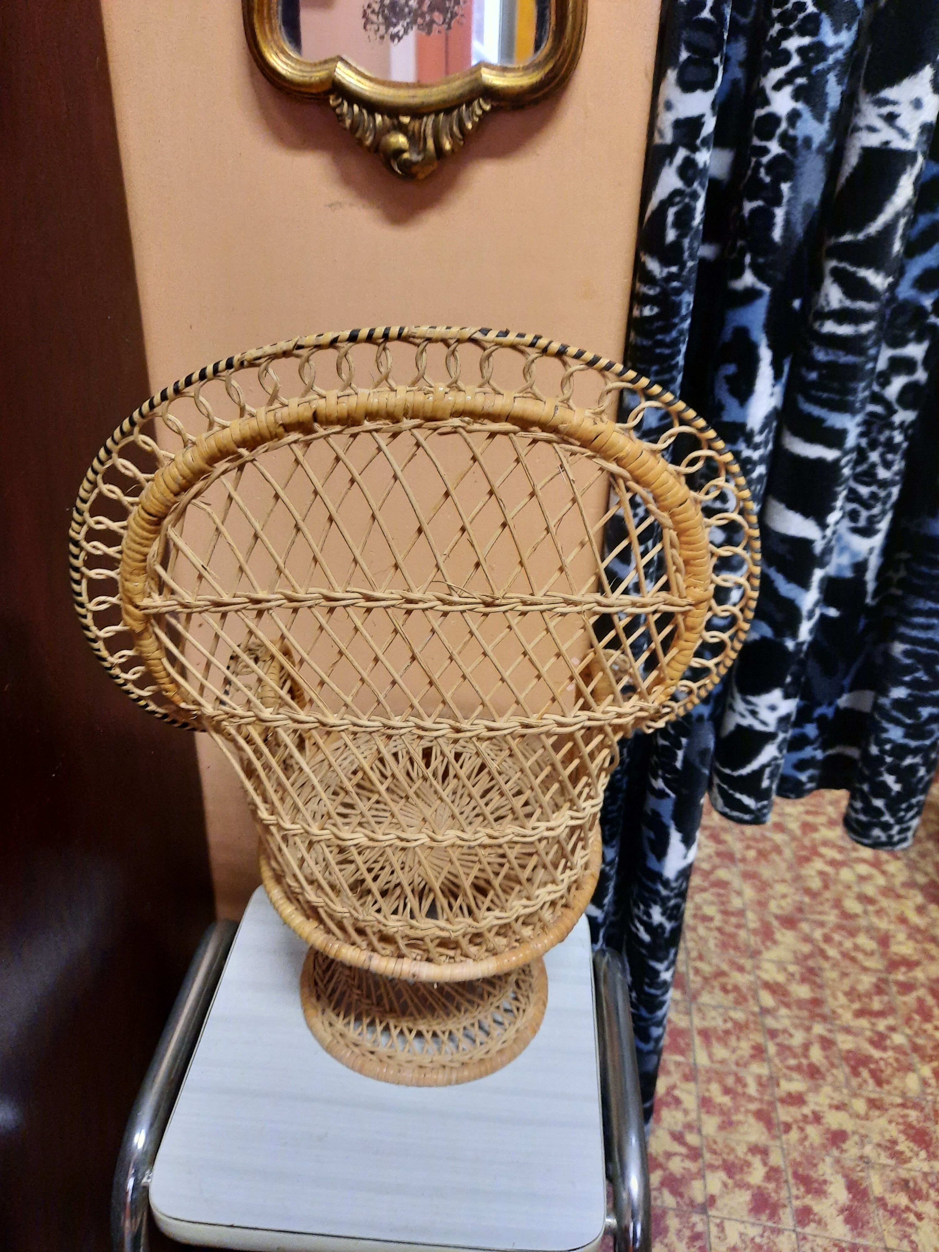 Plant holder emmanuelle armchair