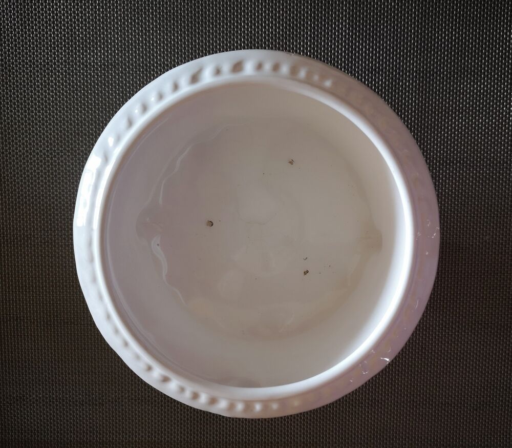 White enamelled Medici cup 1960/1970