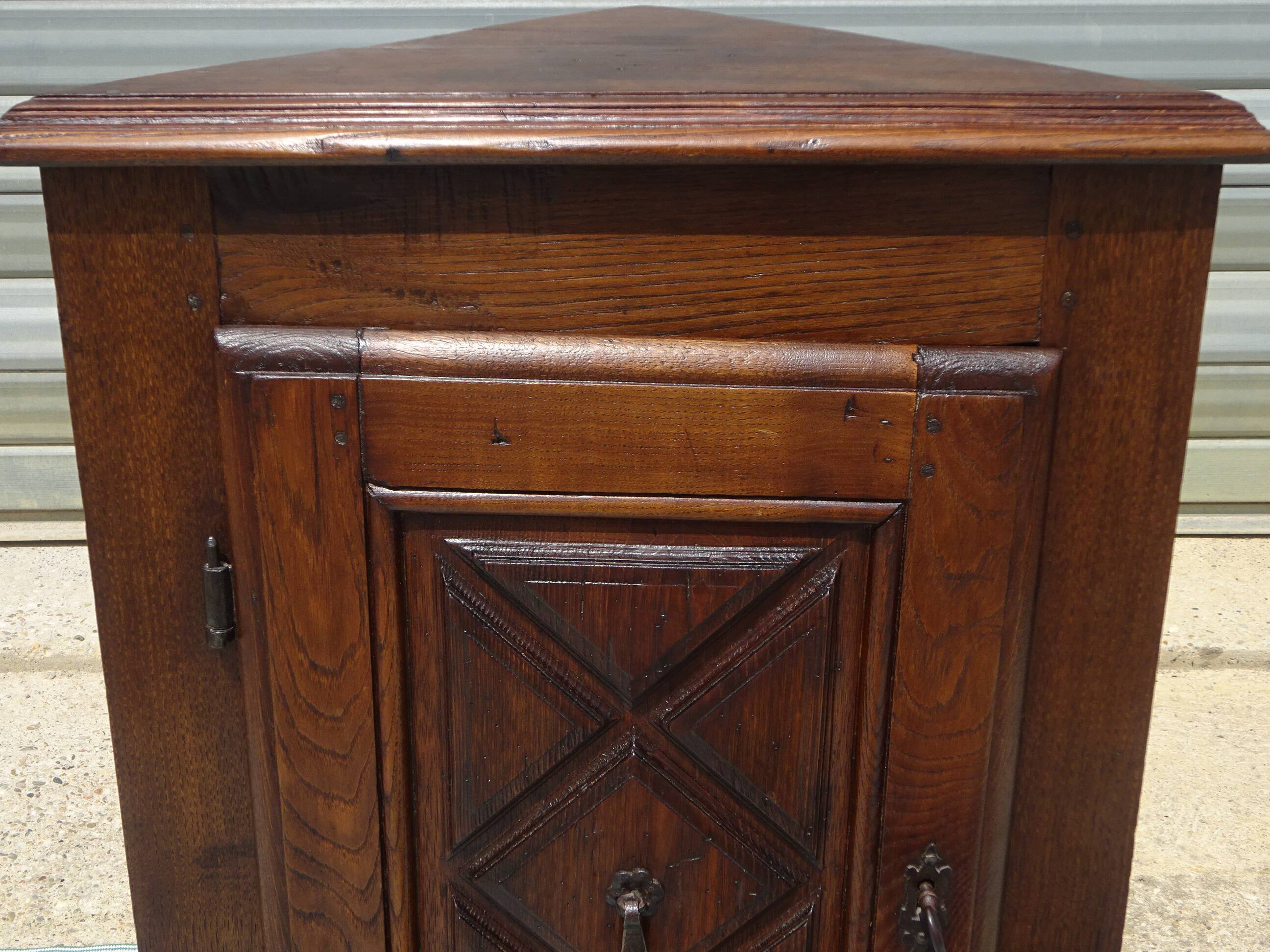 Corner unit in solid oak