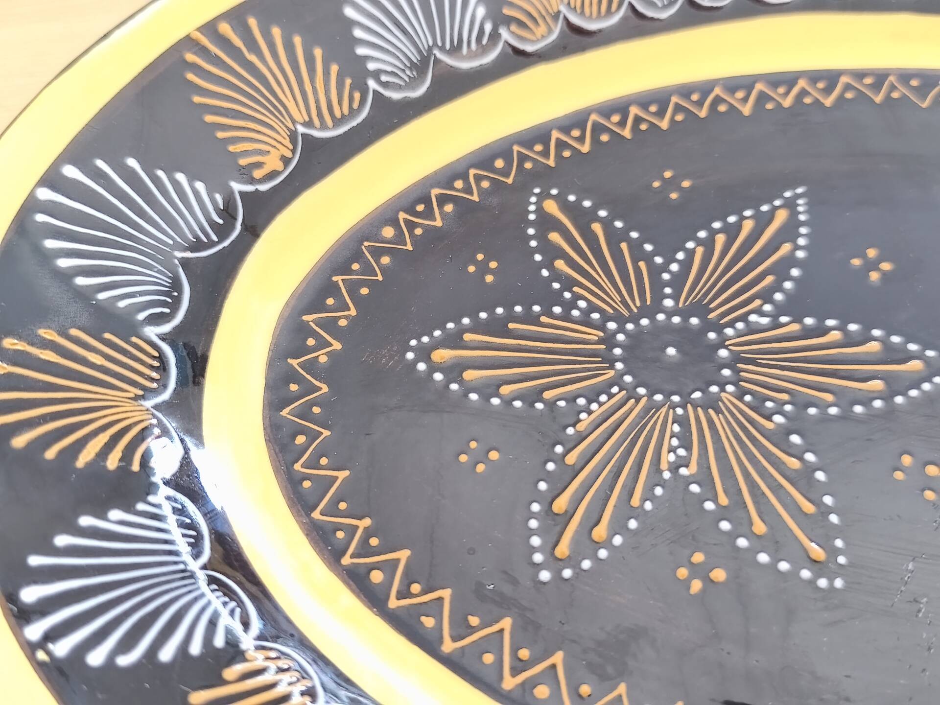Henriot Quimper oval plate