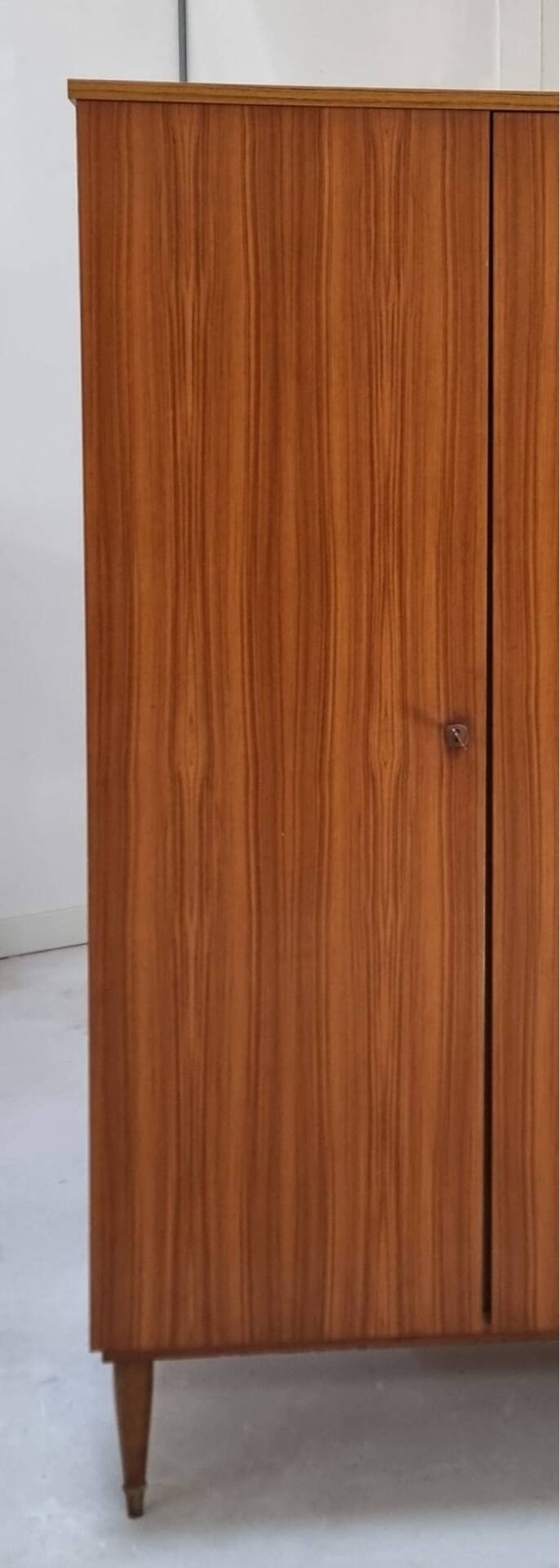 Armoire du milieu du siècle