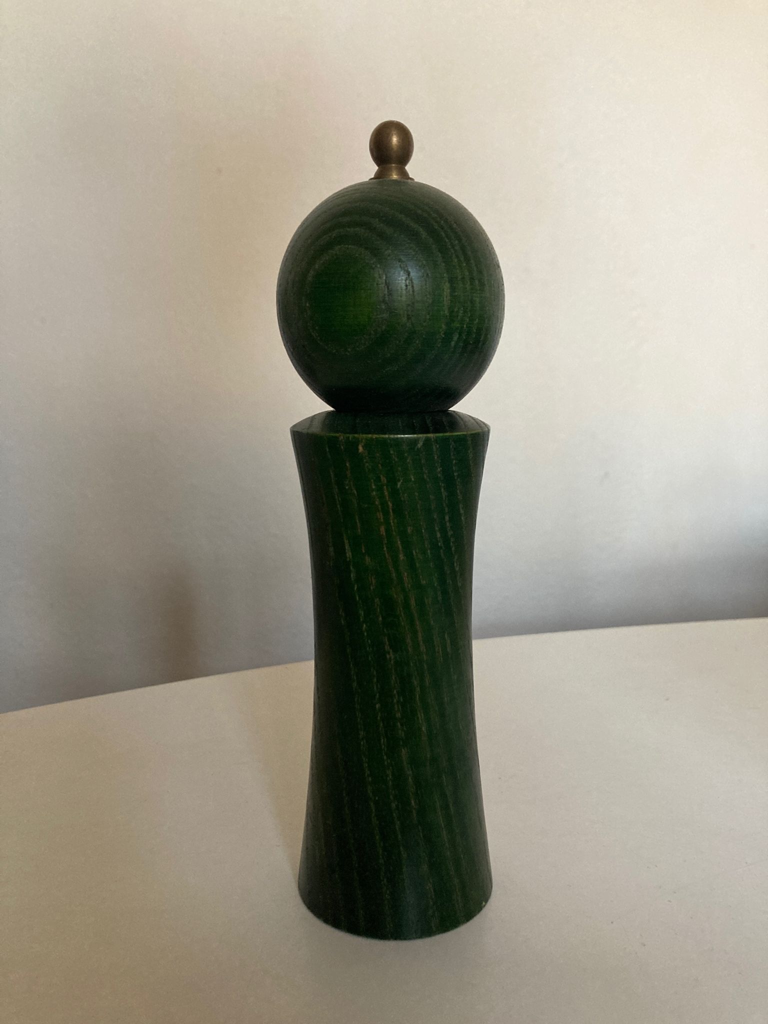 Produit Uzès Poivrier en bois teinté 1970