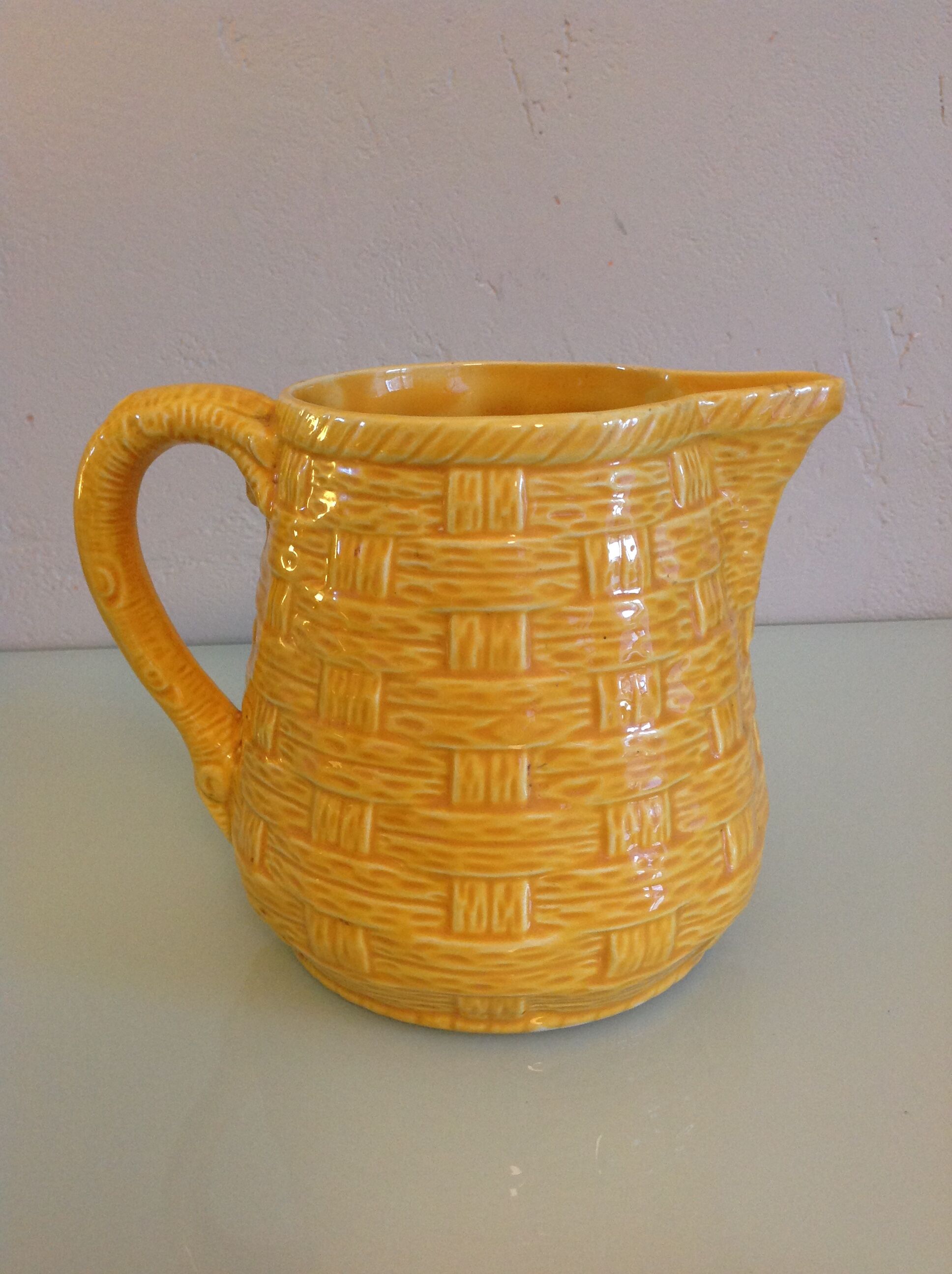 Yellow pitcher Sarreguemines Digoin vintage 60s slip