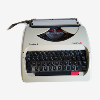 Typewriter Olympia Traveller C
