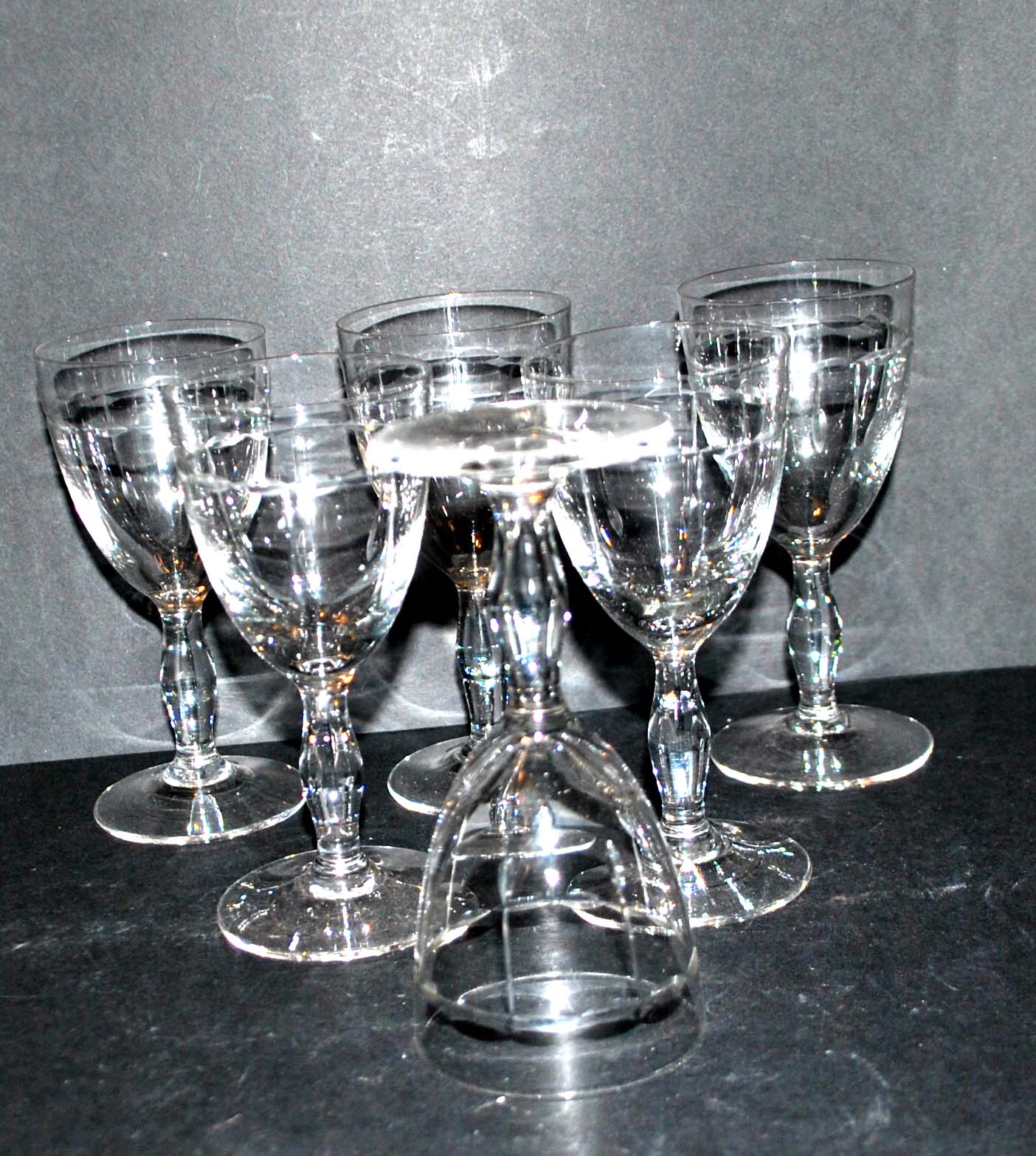 Set of 6 vintage stemmed glasses in glass cut with drops 11.5cm
