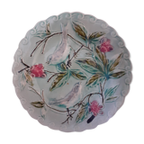 Light turquoise slip plate. Birds.