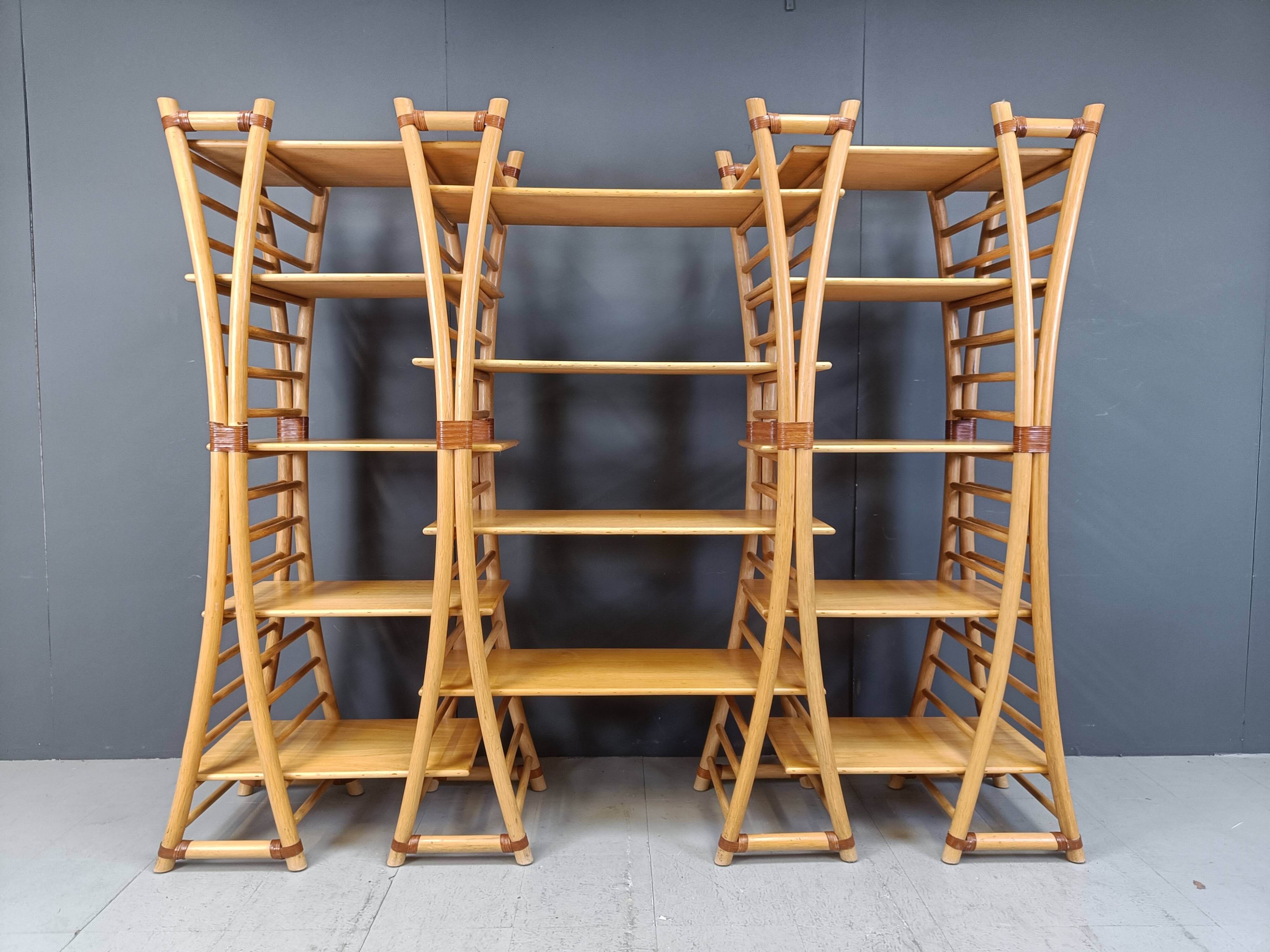 Bibliothèque en bambou, années 1970