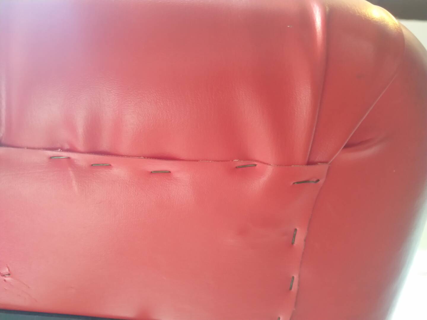 Chaise baquet vintage orange (plastique + cuir)