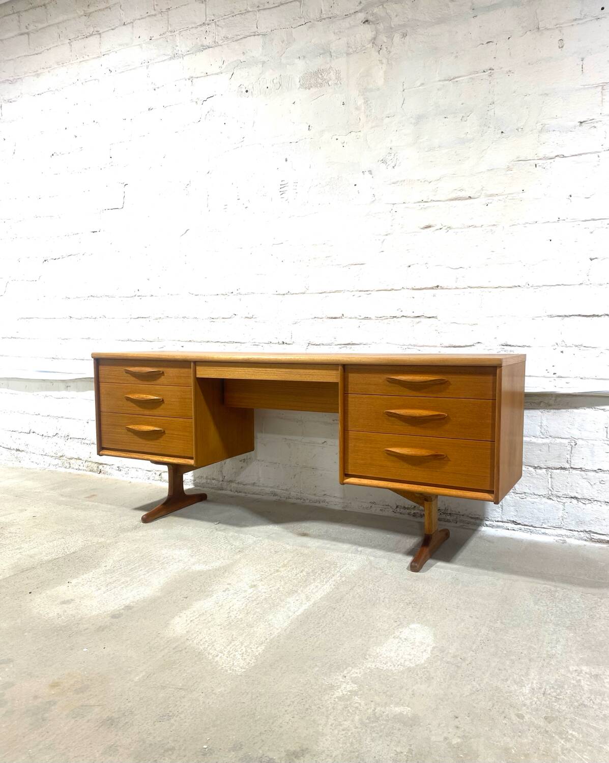 Vintage Teak Desk Austinsuite Edition 1960