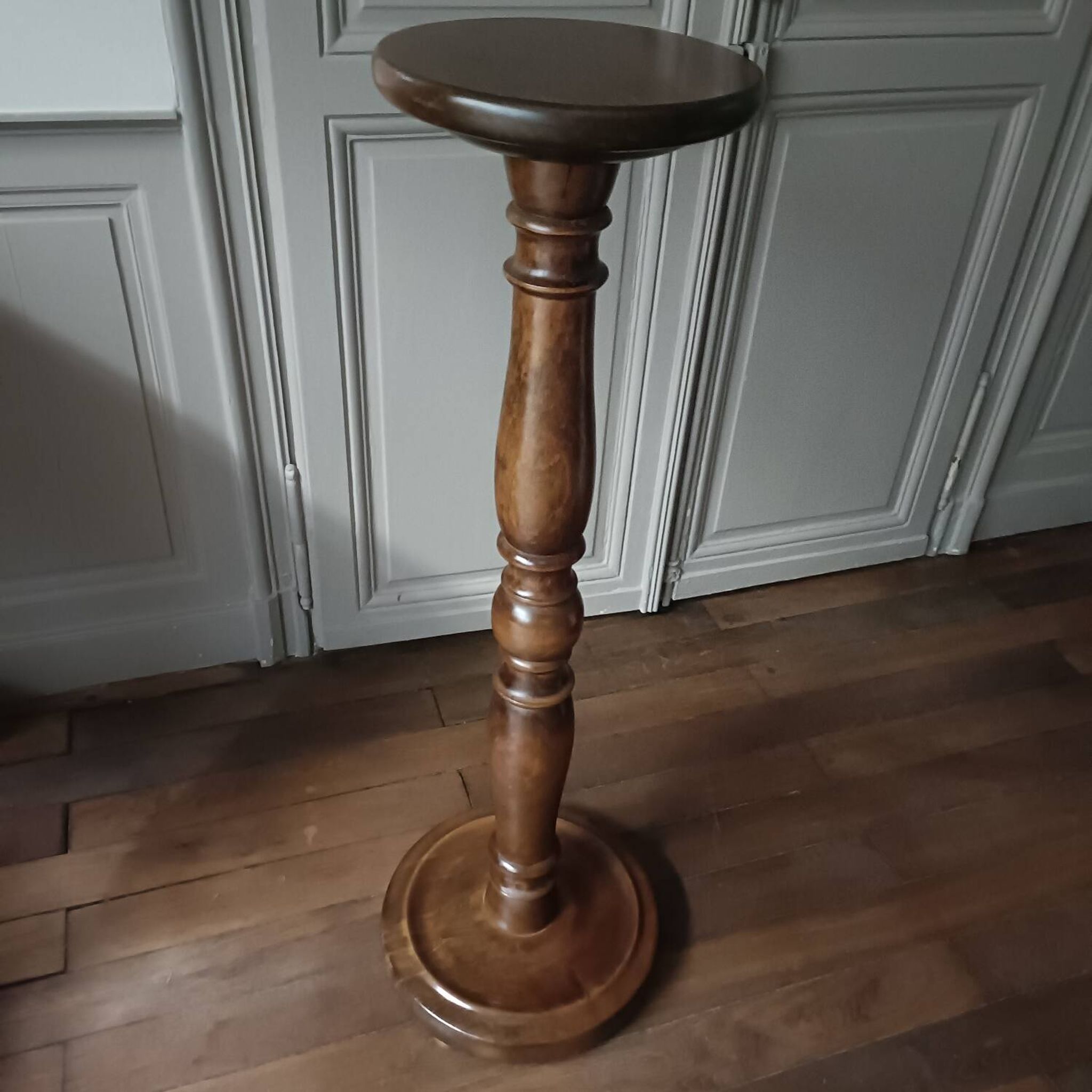 Sellette, porte-plante en bois tourné
