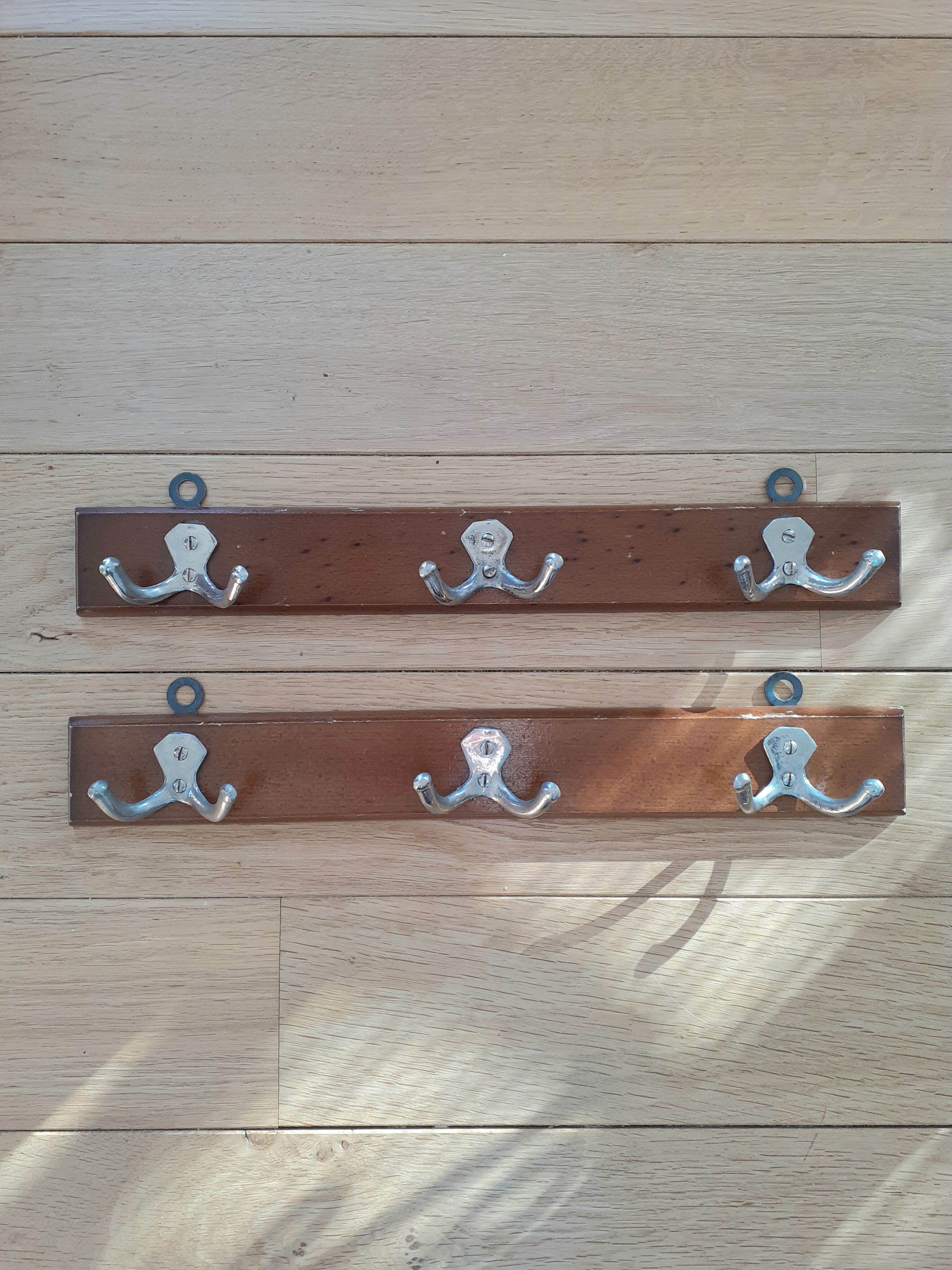 Lot 2 coat racks type schoolboy three hooks