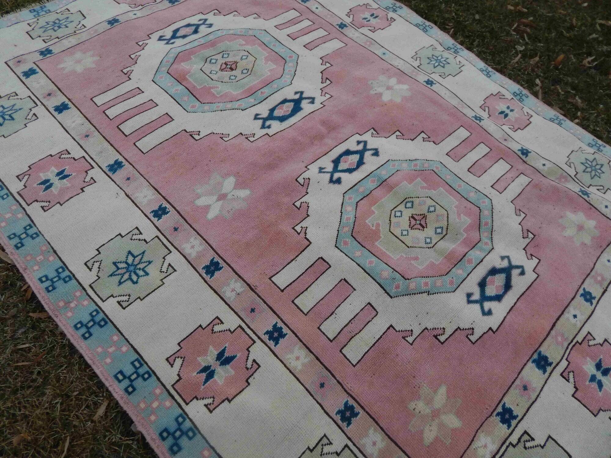 Vintage handmade Turkish rug 175x240 cm