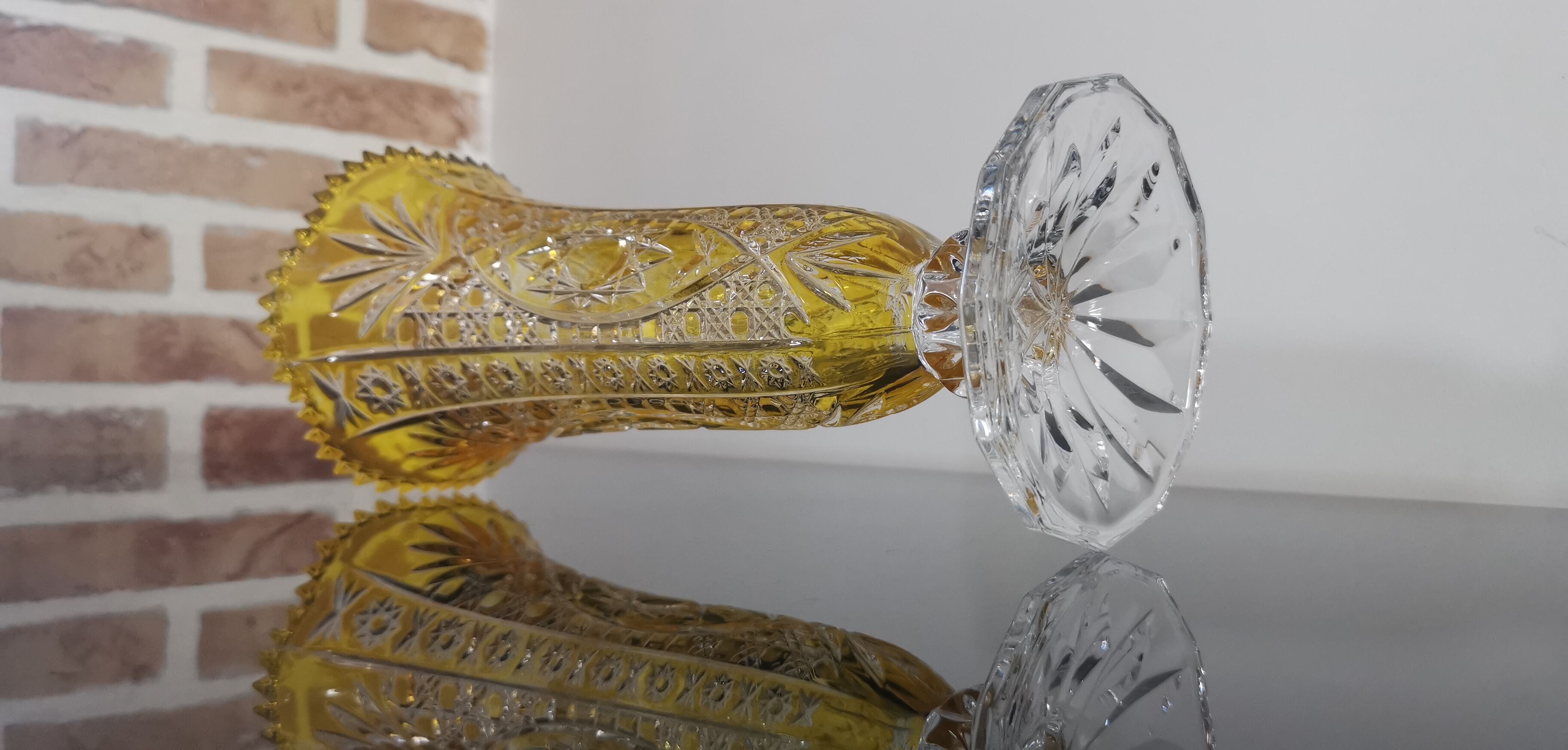 Ancient vase soliflore crystal chiseled yellow-orange