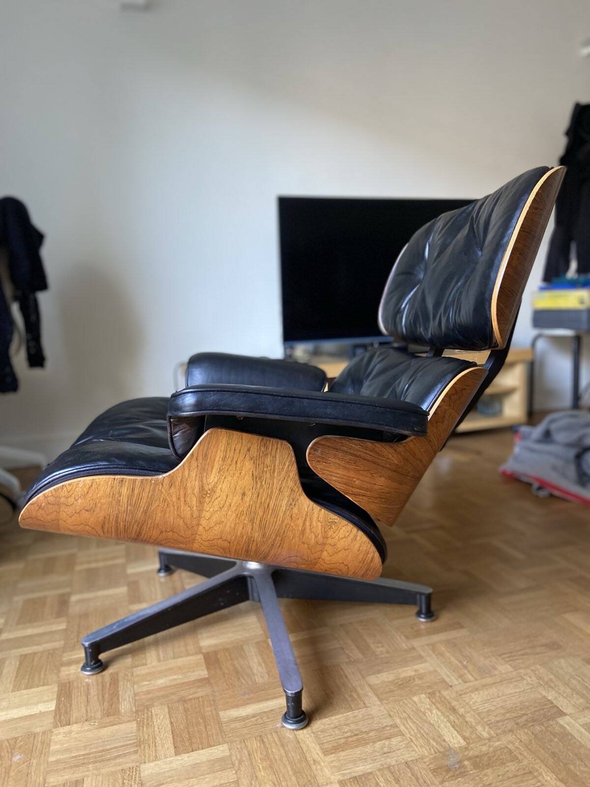 Herman Miller Lounge chair Charles Eames model 670