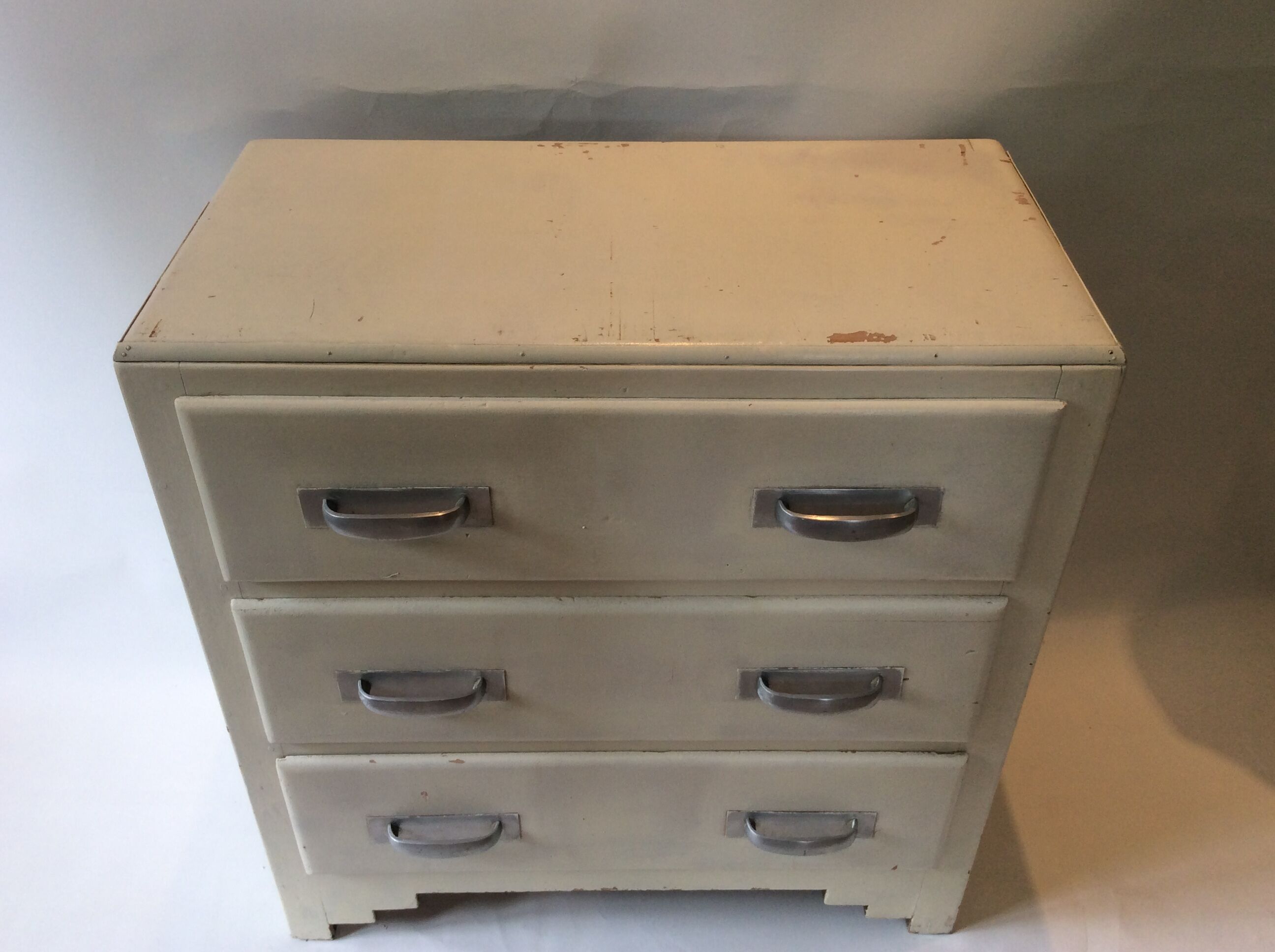 Art deco dresser