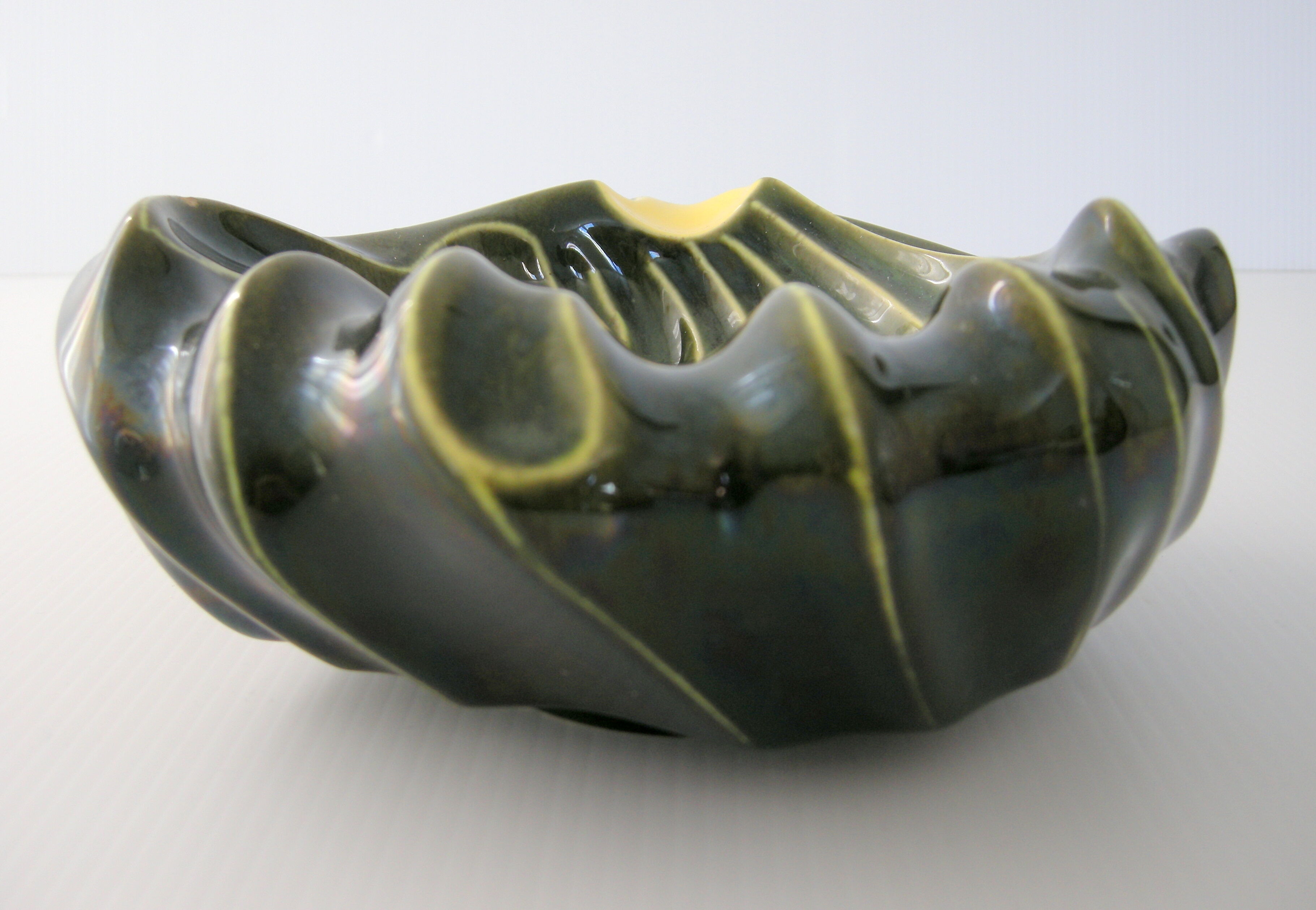 Vintage ashtray 1950 two-tone ceramic