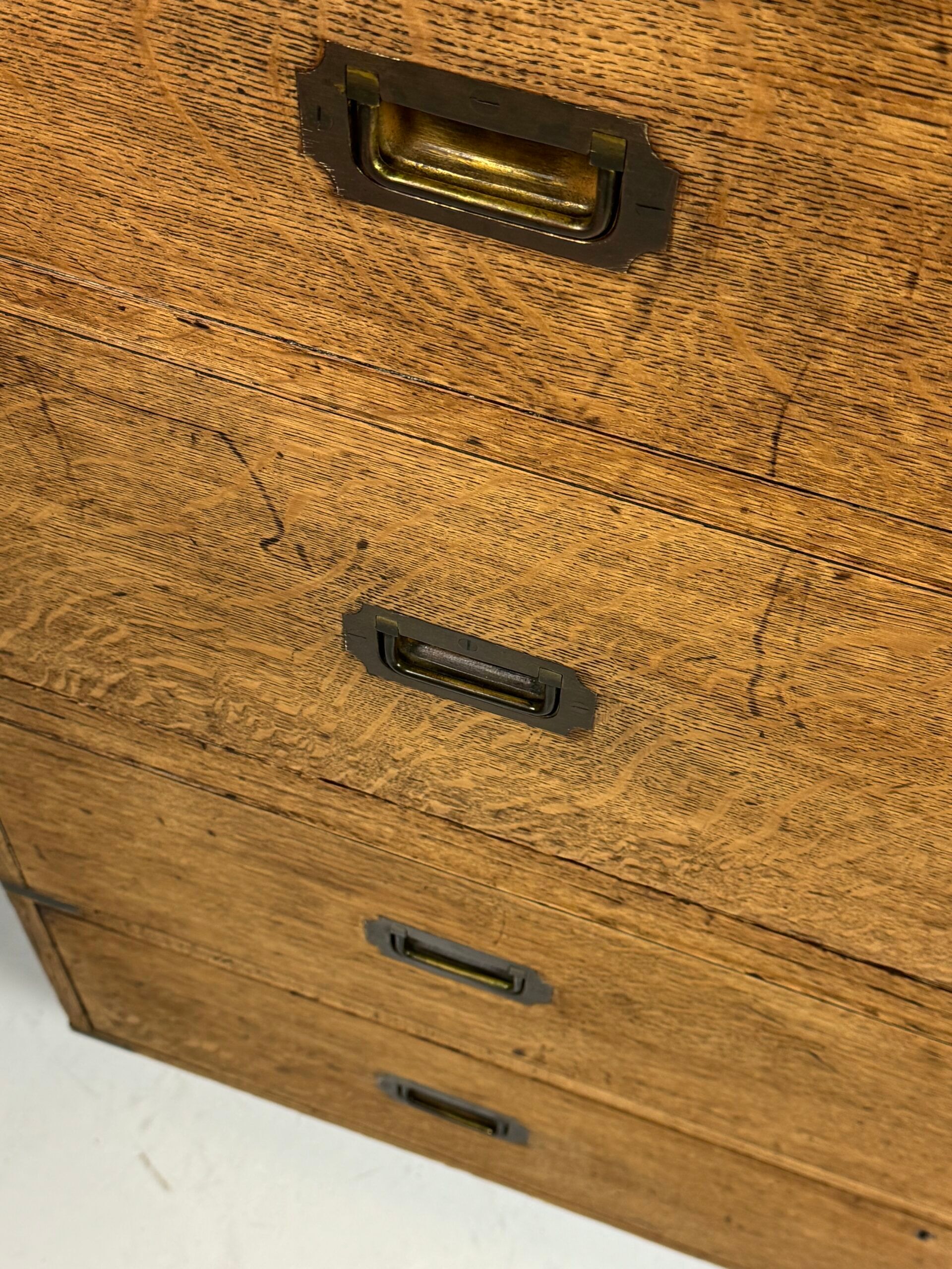 Commode de campagne en chêne du 19ème siècle