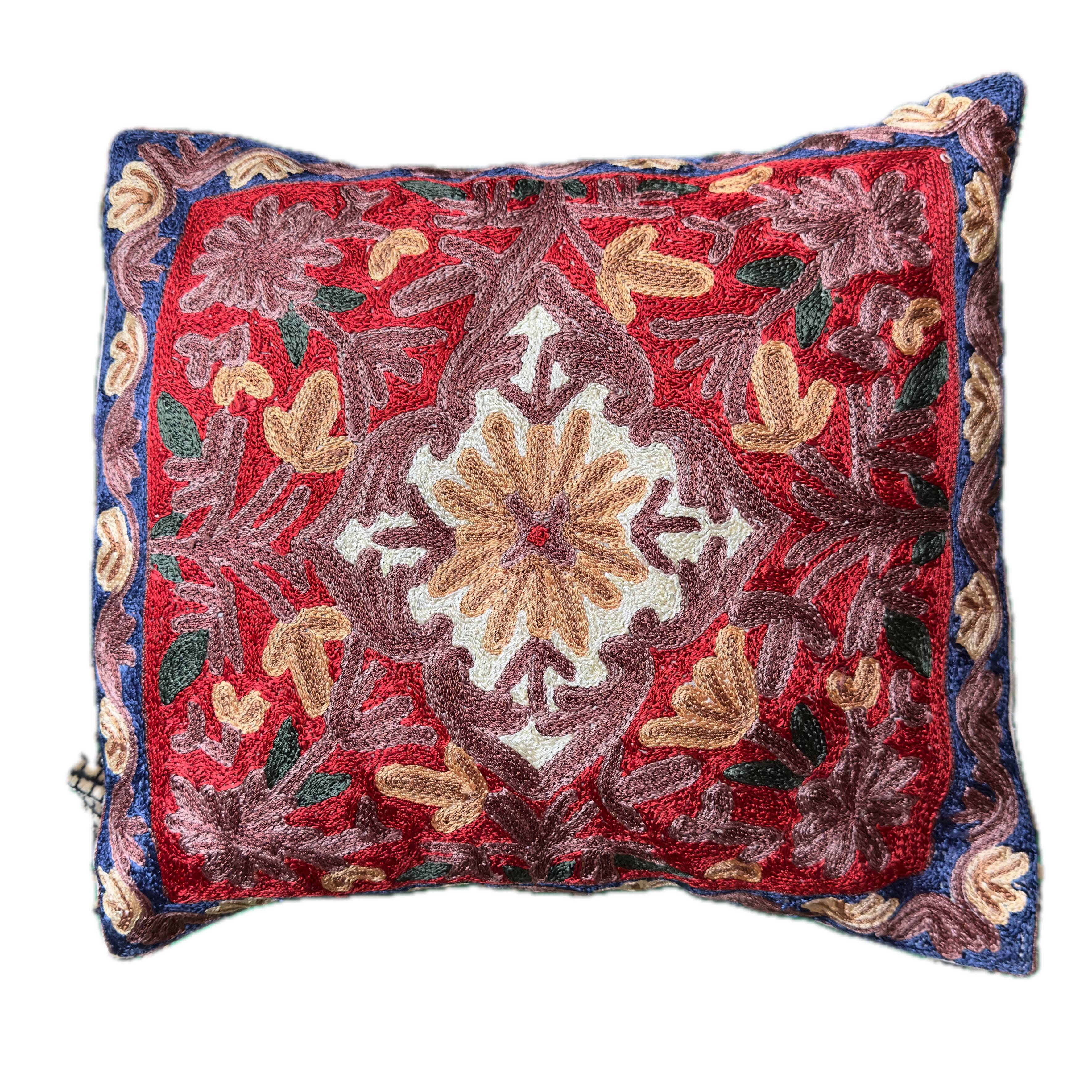 Hand-embroidered silk cushion cover from Kashmir, medallion pattern, 40x40 cm.