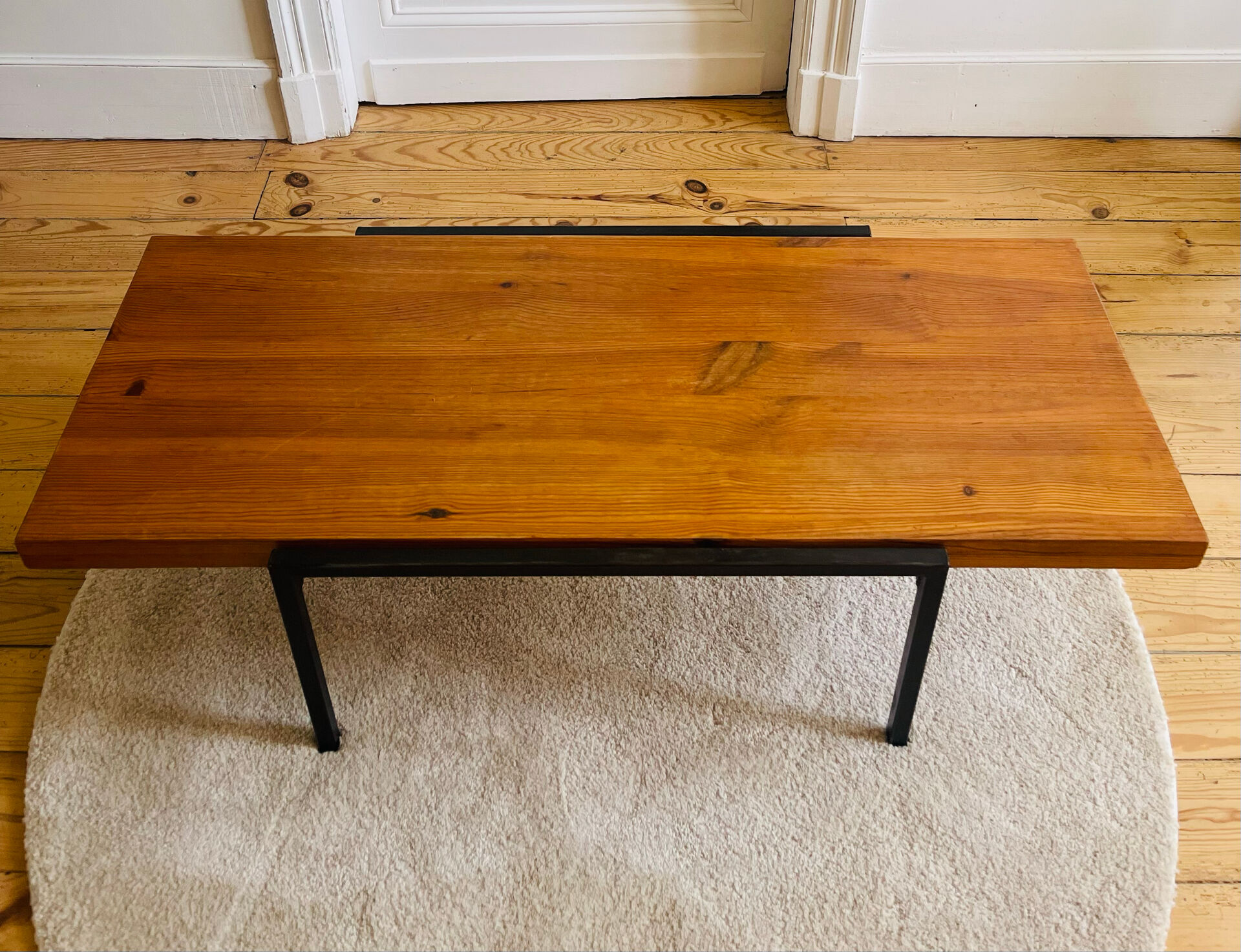 Table basse pin et métal vintage