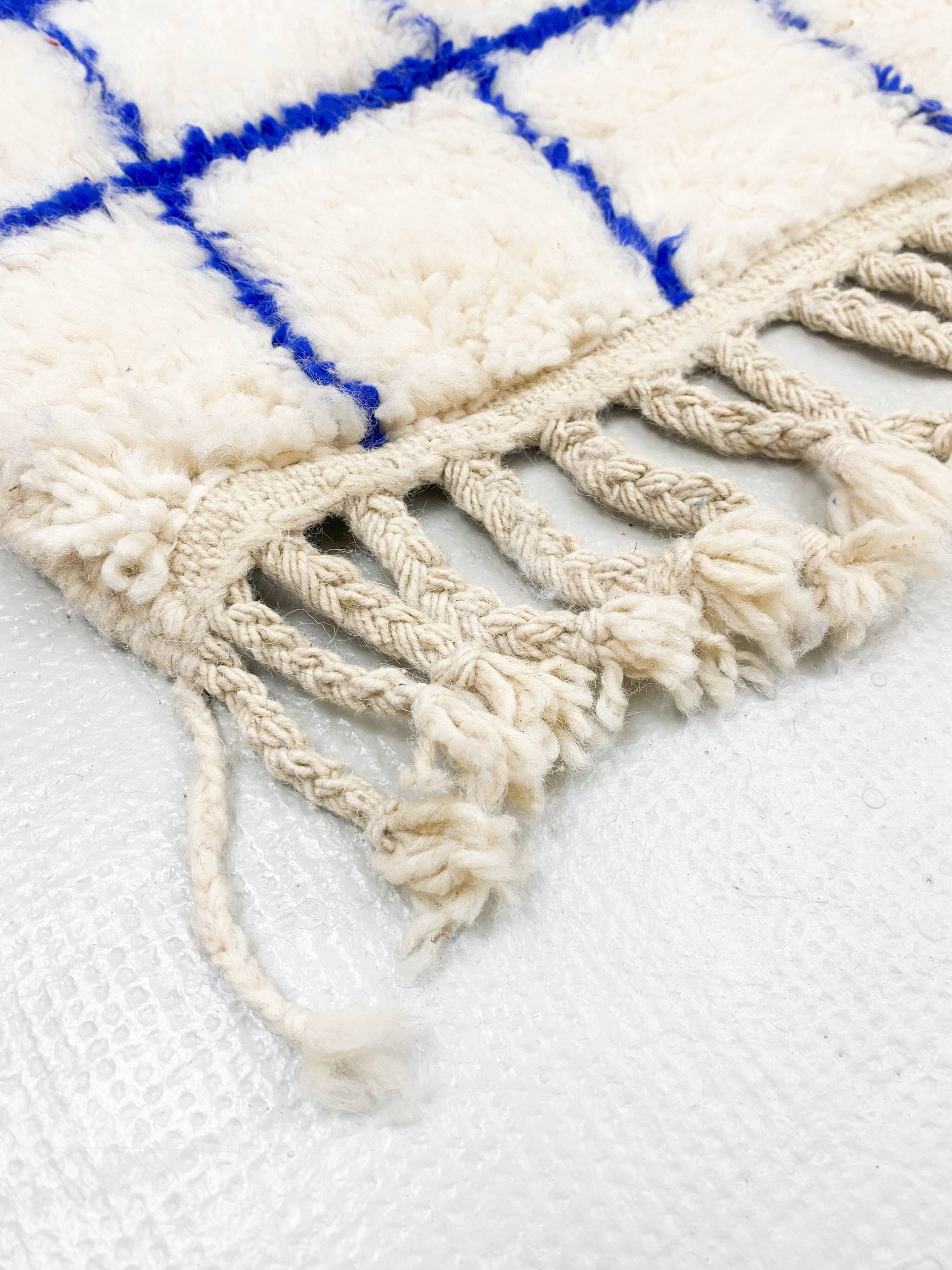 Moroccan Berber carpet Beni Ouarain with majorelle blue checks 1.5x1.10m