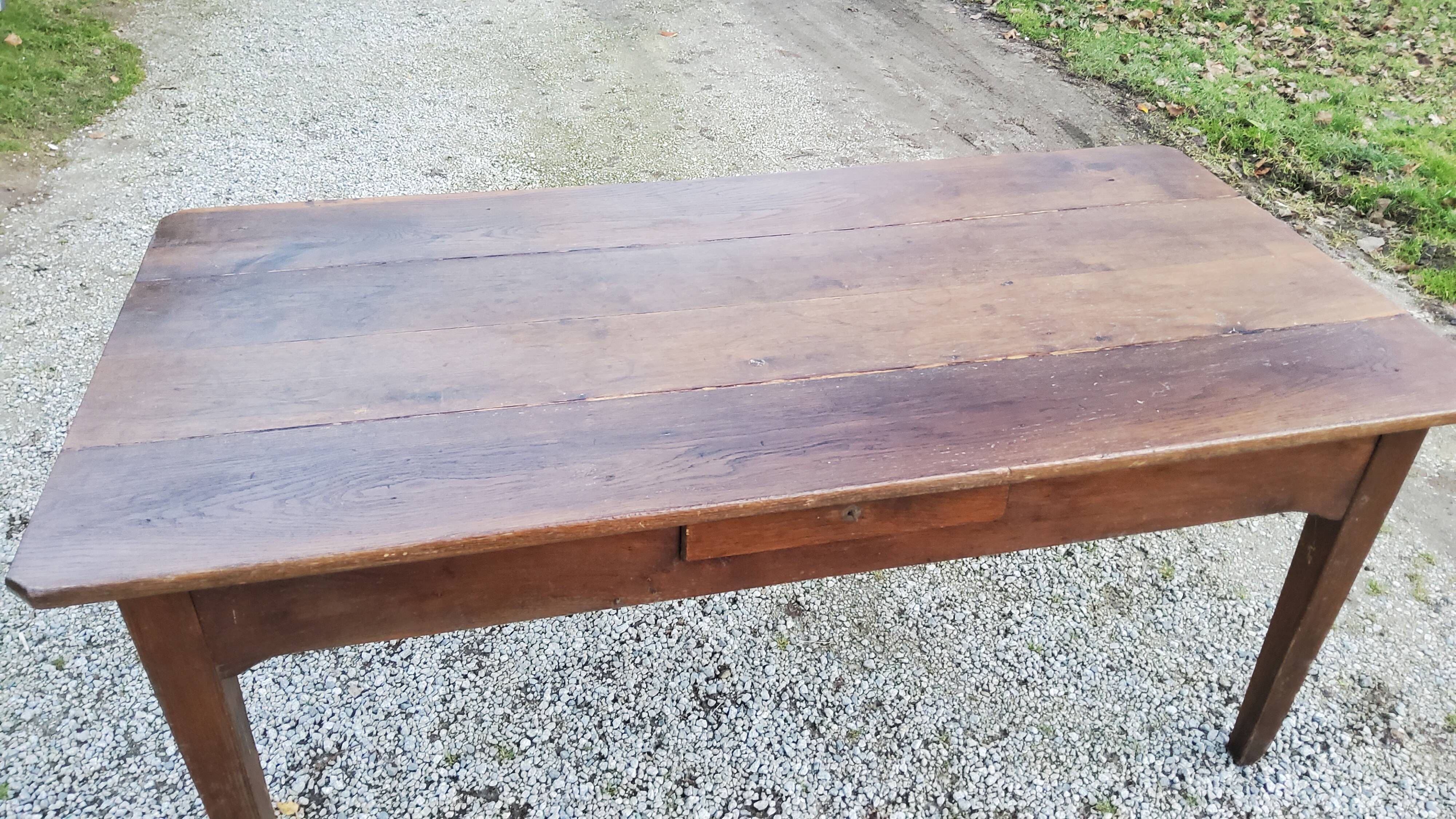 Farmhouse table in oak spindle legs nineteenth century