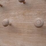 Wall coat rack in oak.