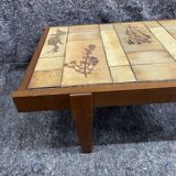 Coffee table in wood and ceramic herbarium