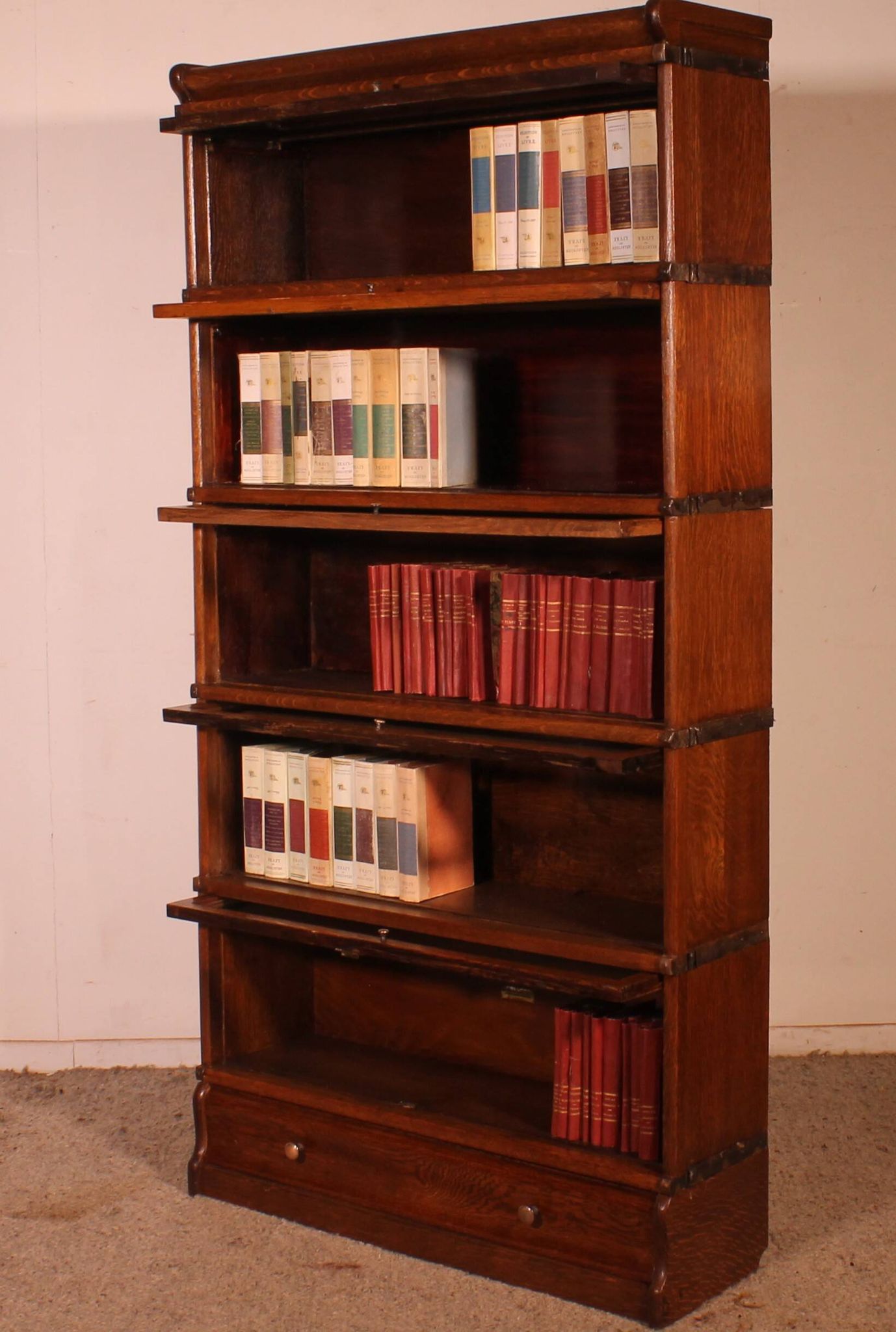 Bibliothèque Globe Wernicke en chêne de 5 éléments avec un tiroir