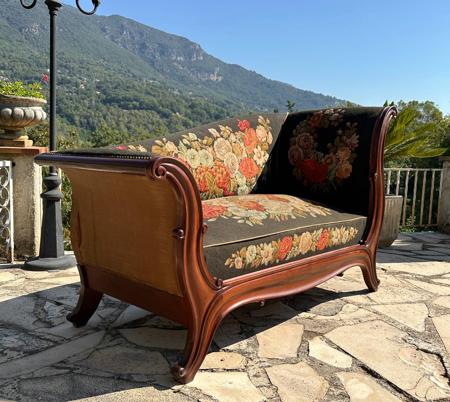 Small Meridian in solid mahogany from the 19th century Restoration period