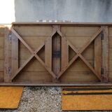 Table deux pieds pliants