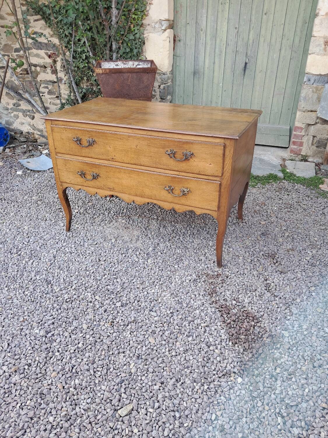 Old chest of drawers