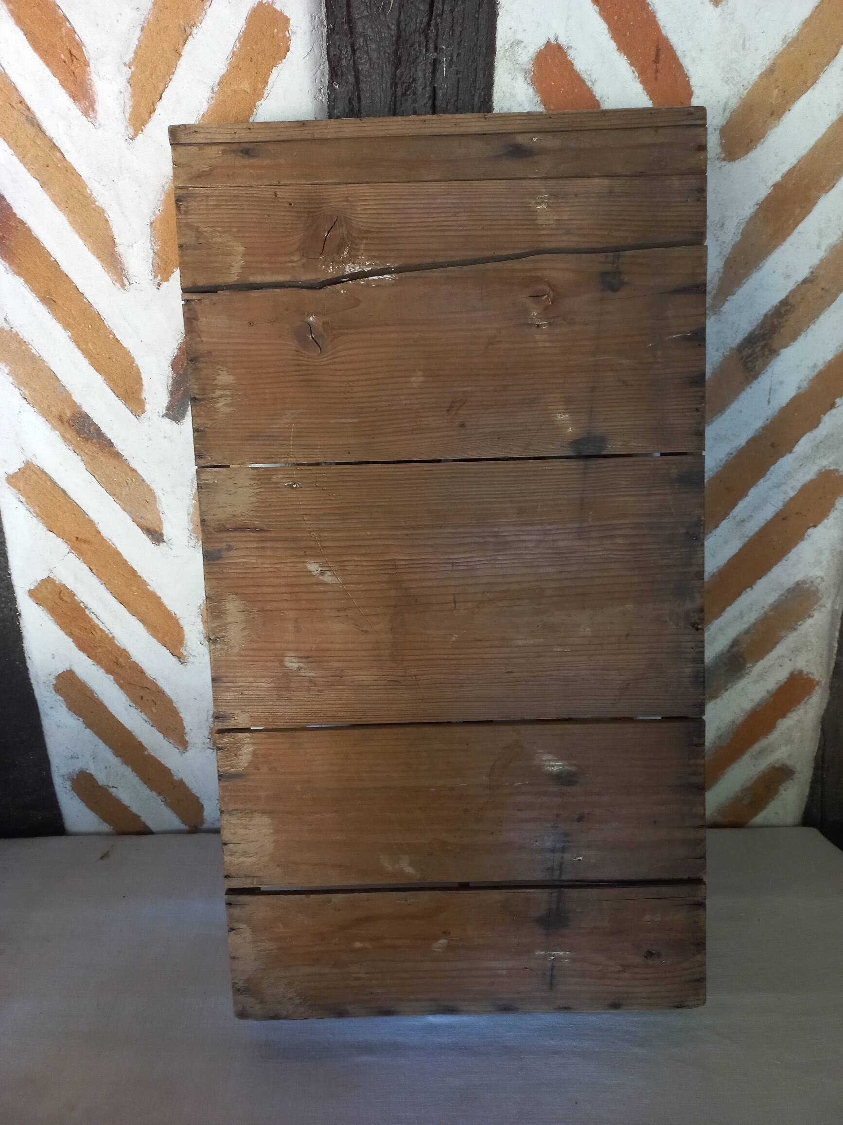 Wooden shelf drawer box