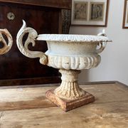 White Médicis vases