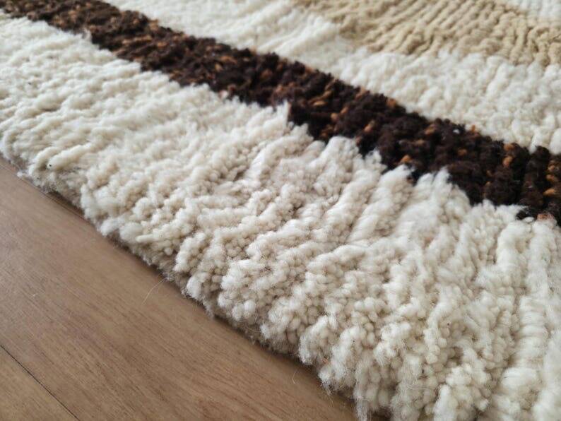 Tapis berbère beni ouraine taille 150 x 250 cm