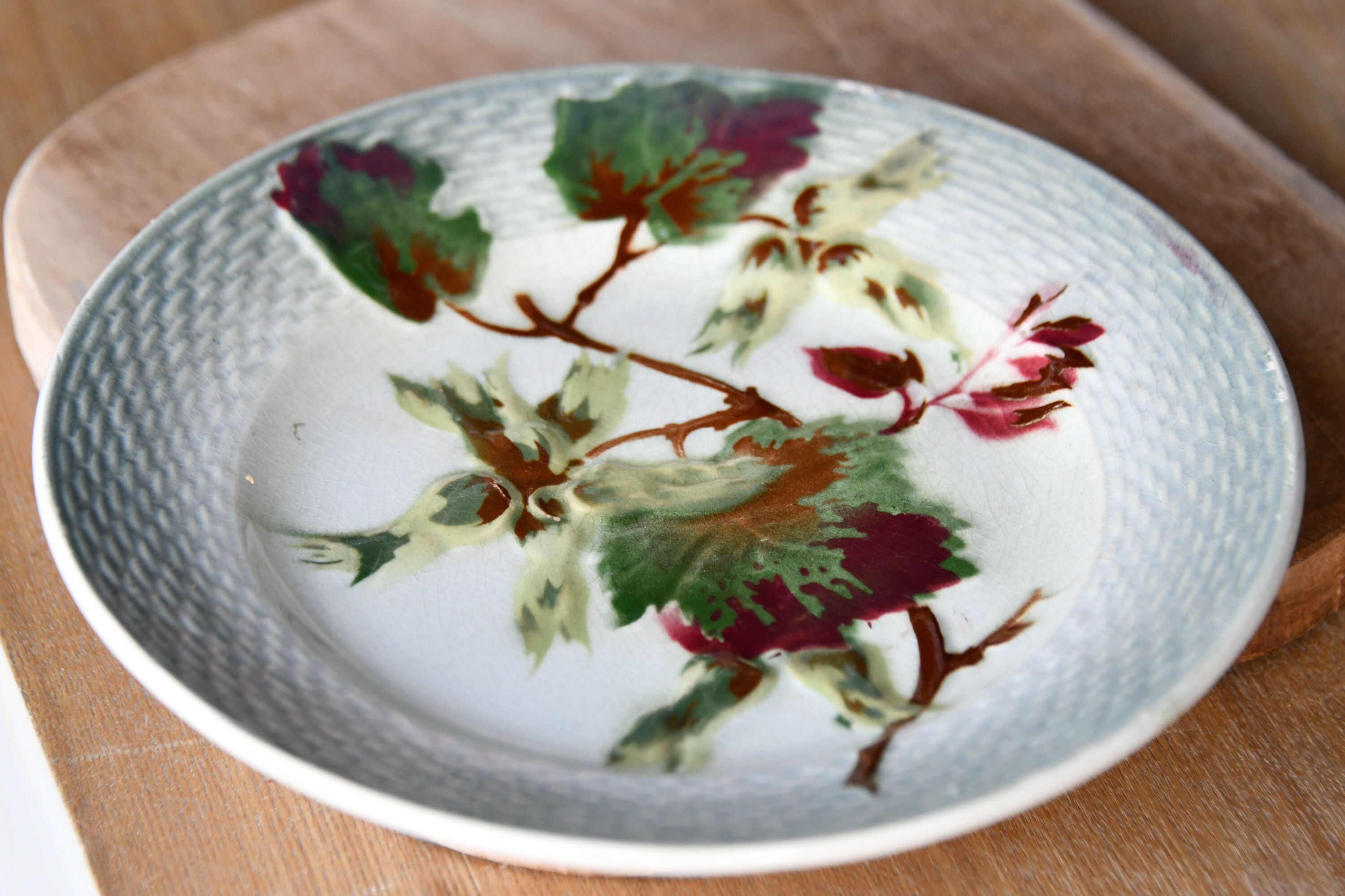 Set of 4 dessert plates in slip St Amand Hamage