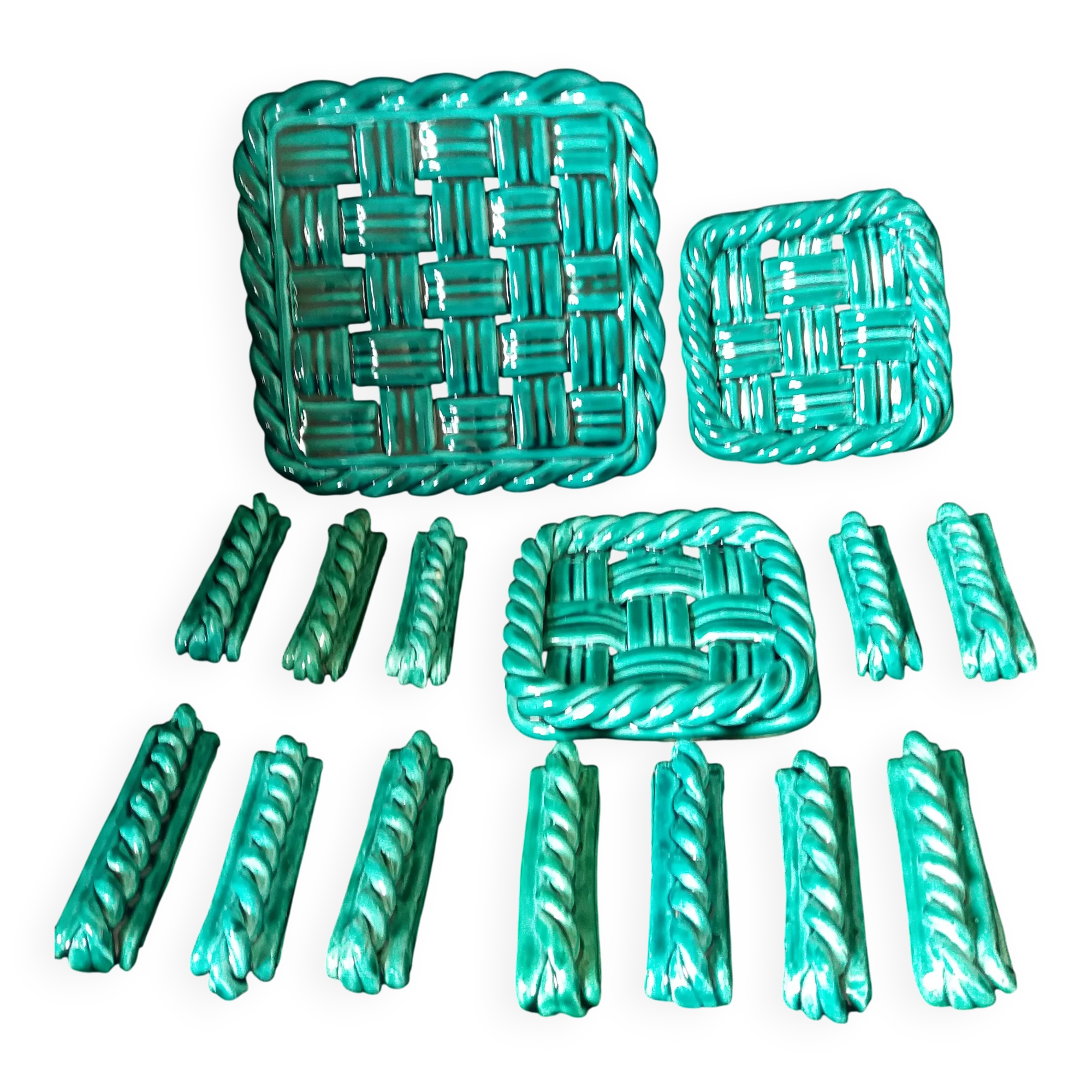 Emerald green braided slip trivet and bottle holder, knife holder