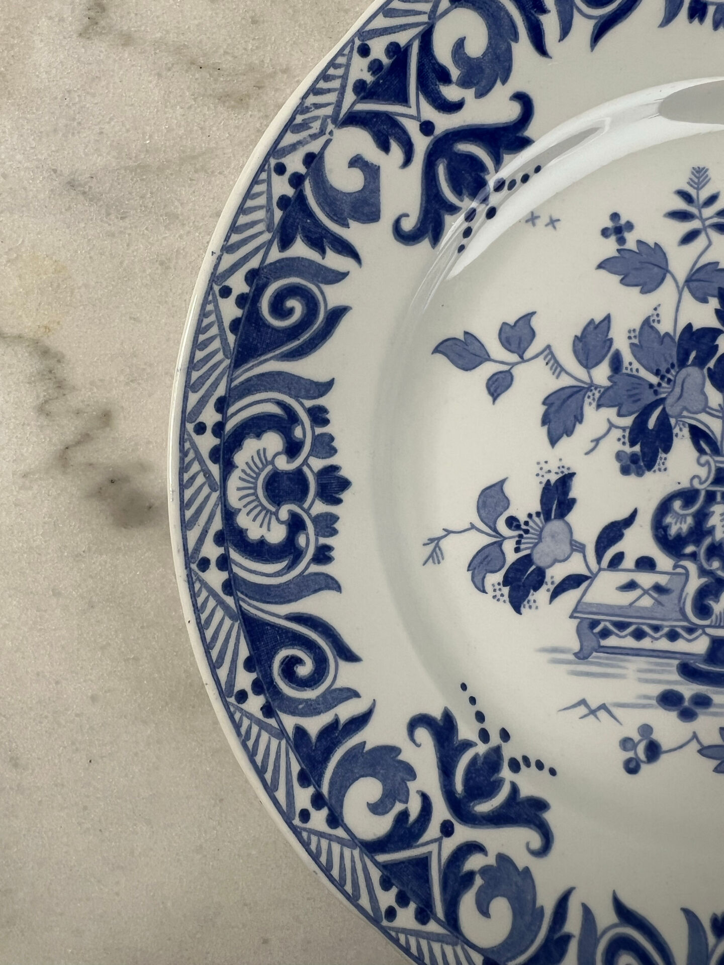 Antique plate Sarreguemines — Shanghai Collection