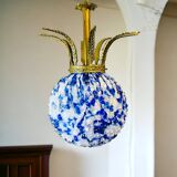 Lustre géant en verre d'art bleu avec couronne en bronze
