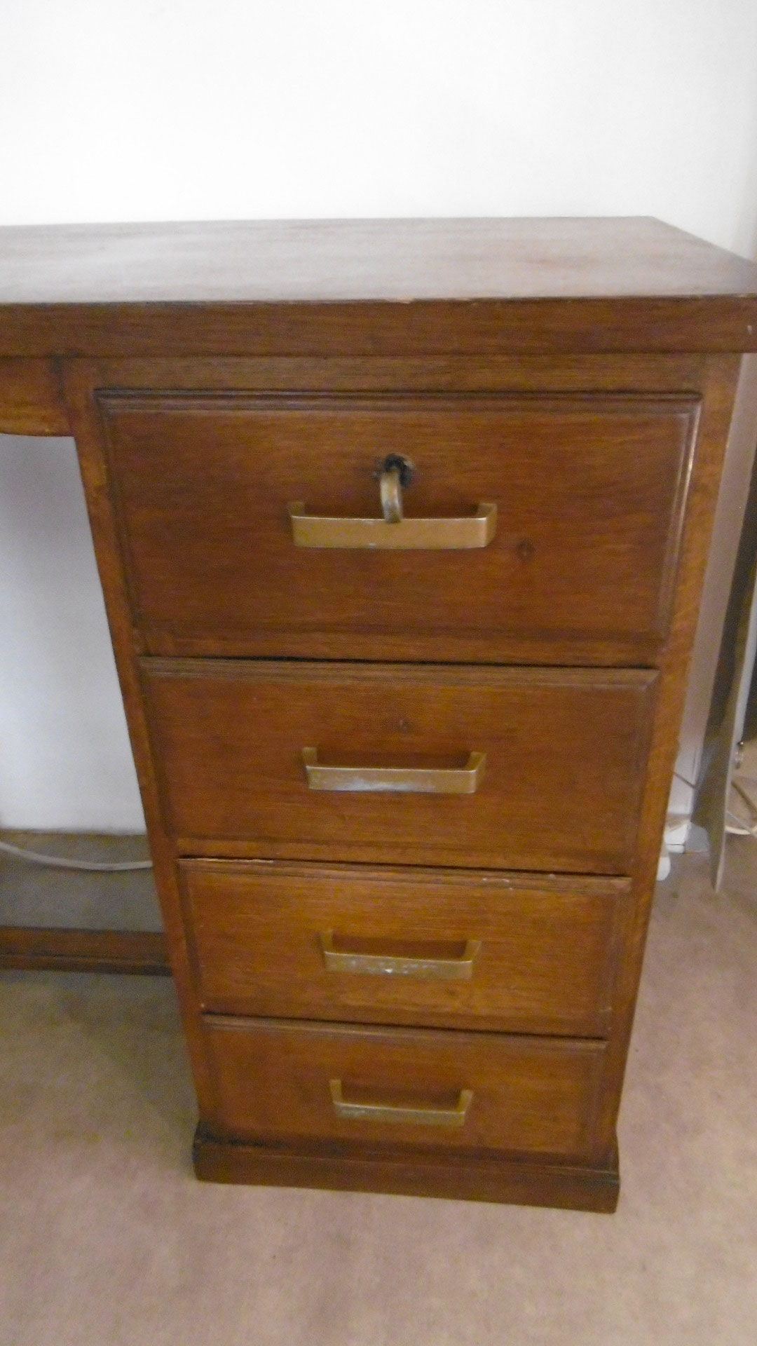 Former desk of postal administration 40/50