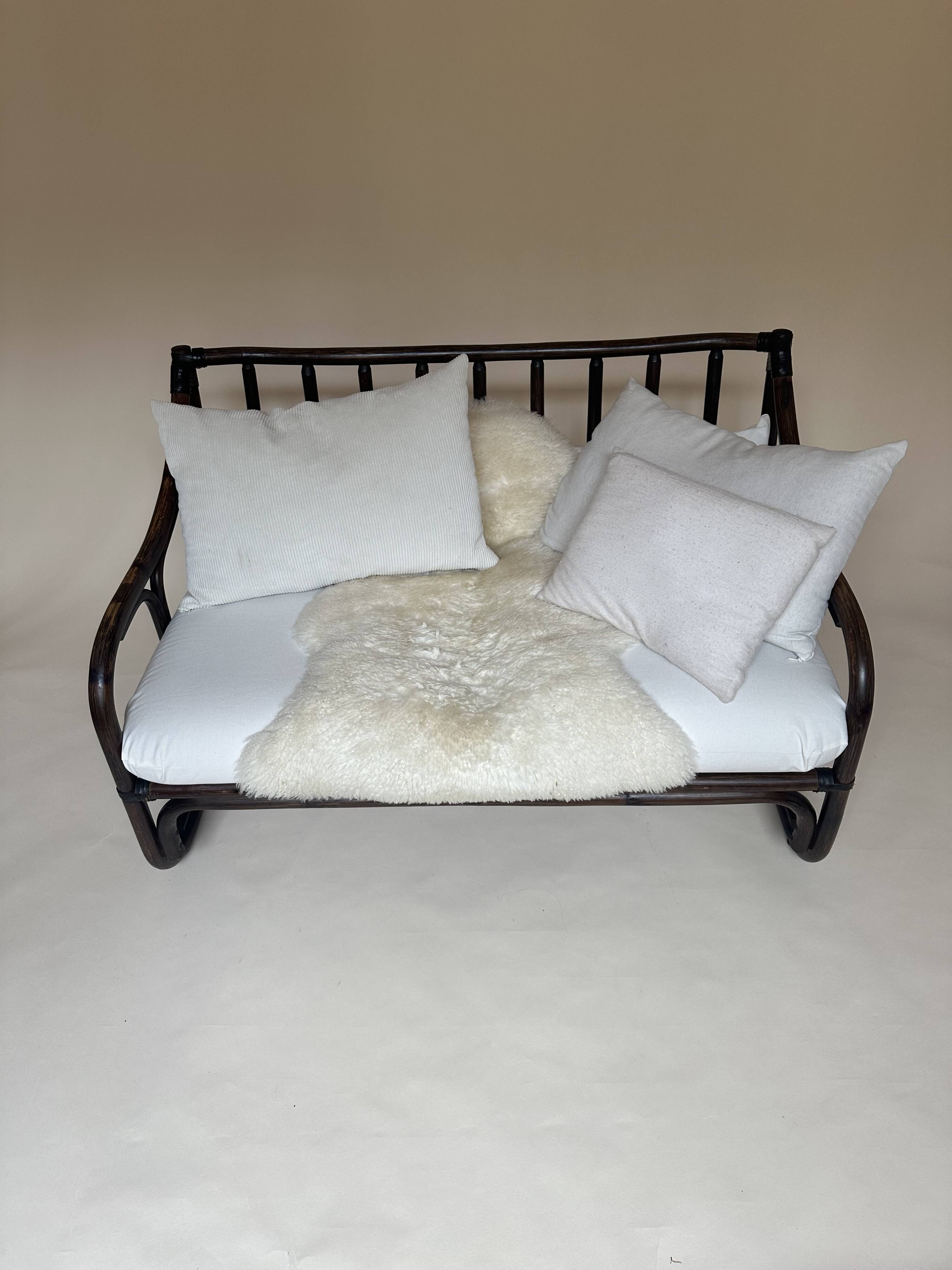 Two-seater rattan bench