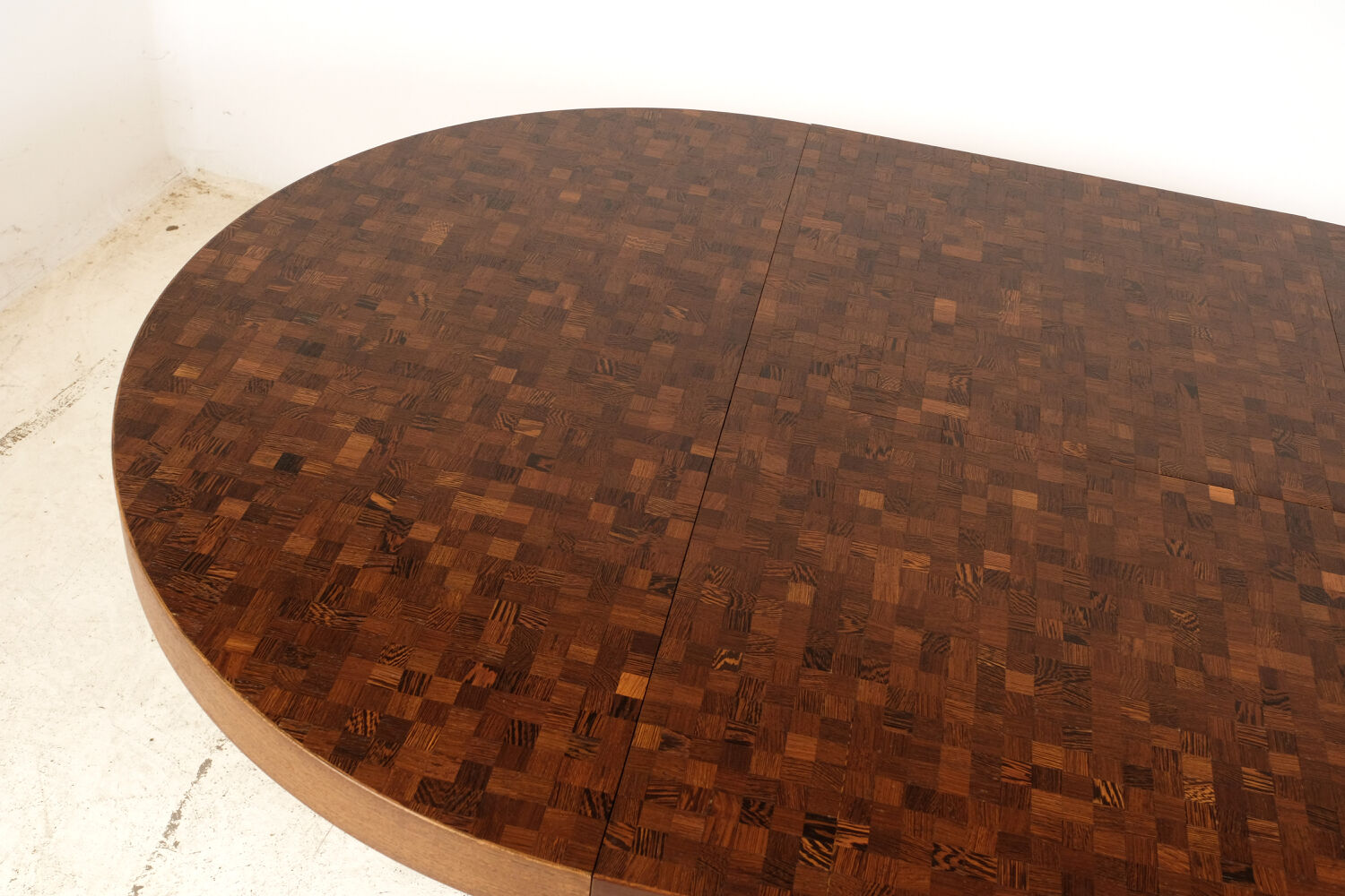 Extendable round table by D. Waeckerlin 1970