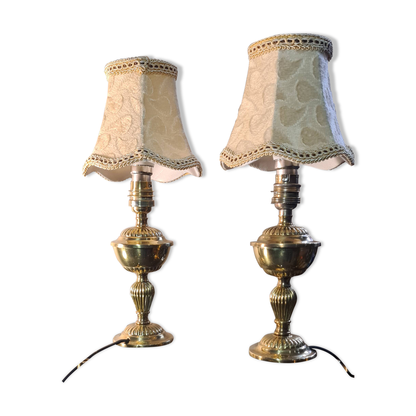 Pair of brass bedside lamp, with pretty velvet lampshade 31x14