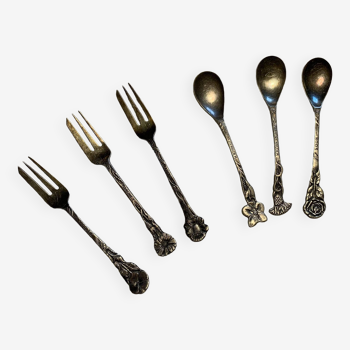 Set of 3 small spoons and 3 “flower” forks