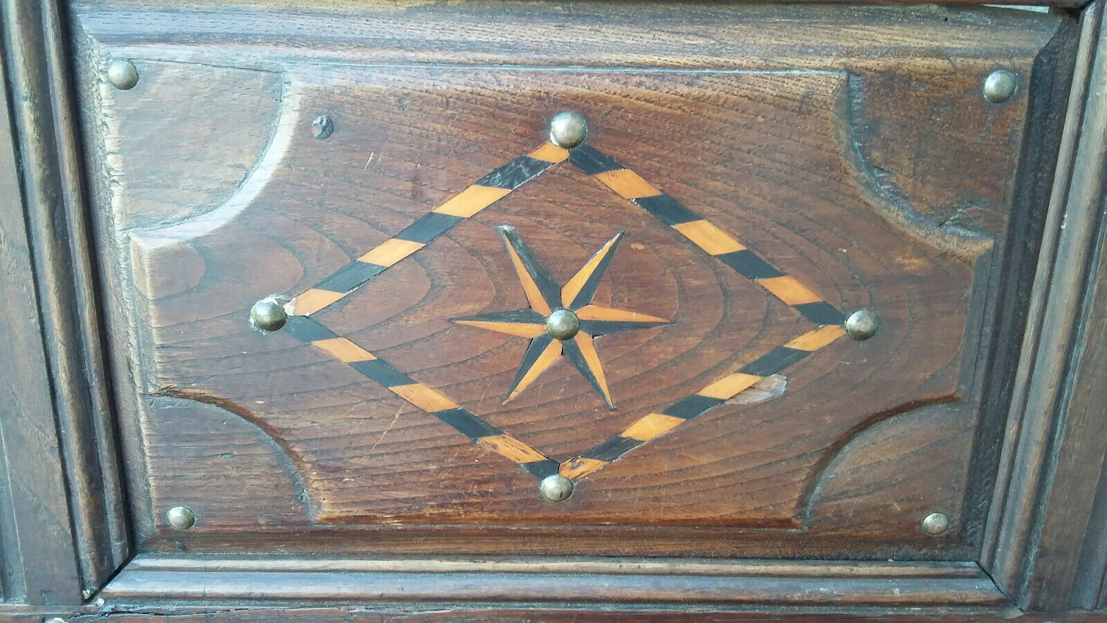 Breton entrance cabinet holder