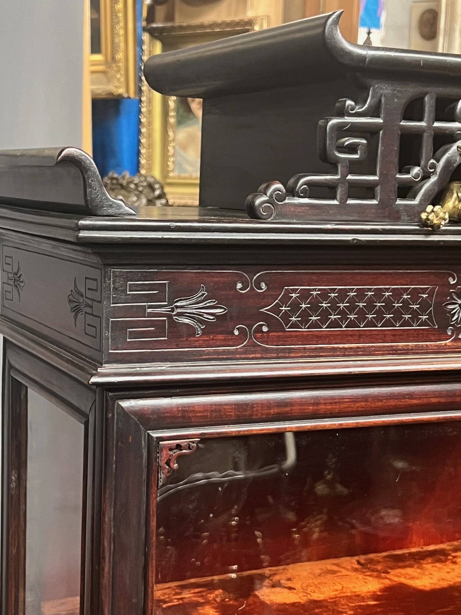 Japanese-style display cabinet.