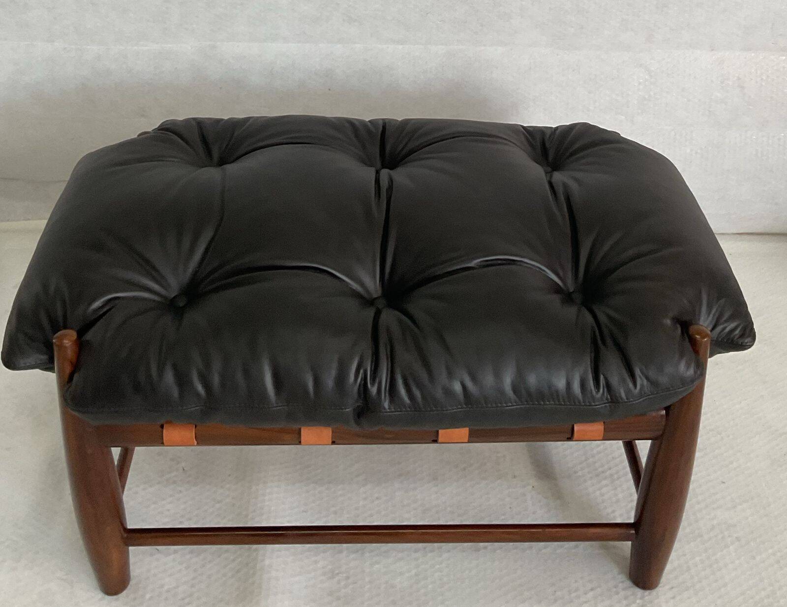 "Mole" armchair by Sergio Rodrigues