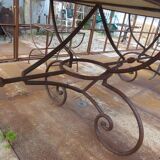 Table en marbre et pieds en fer forge