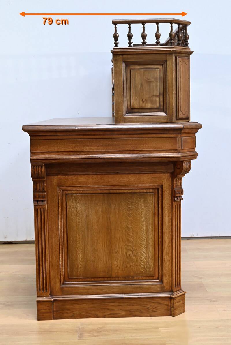 Oak apothecary counter – 1920