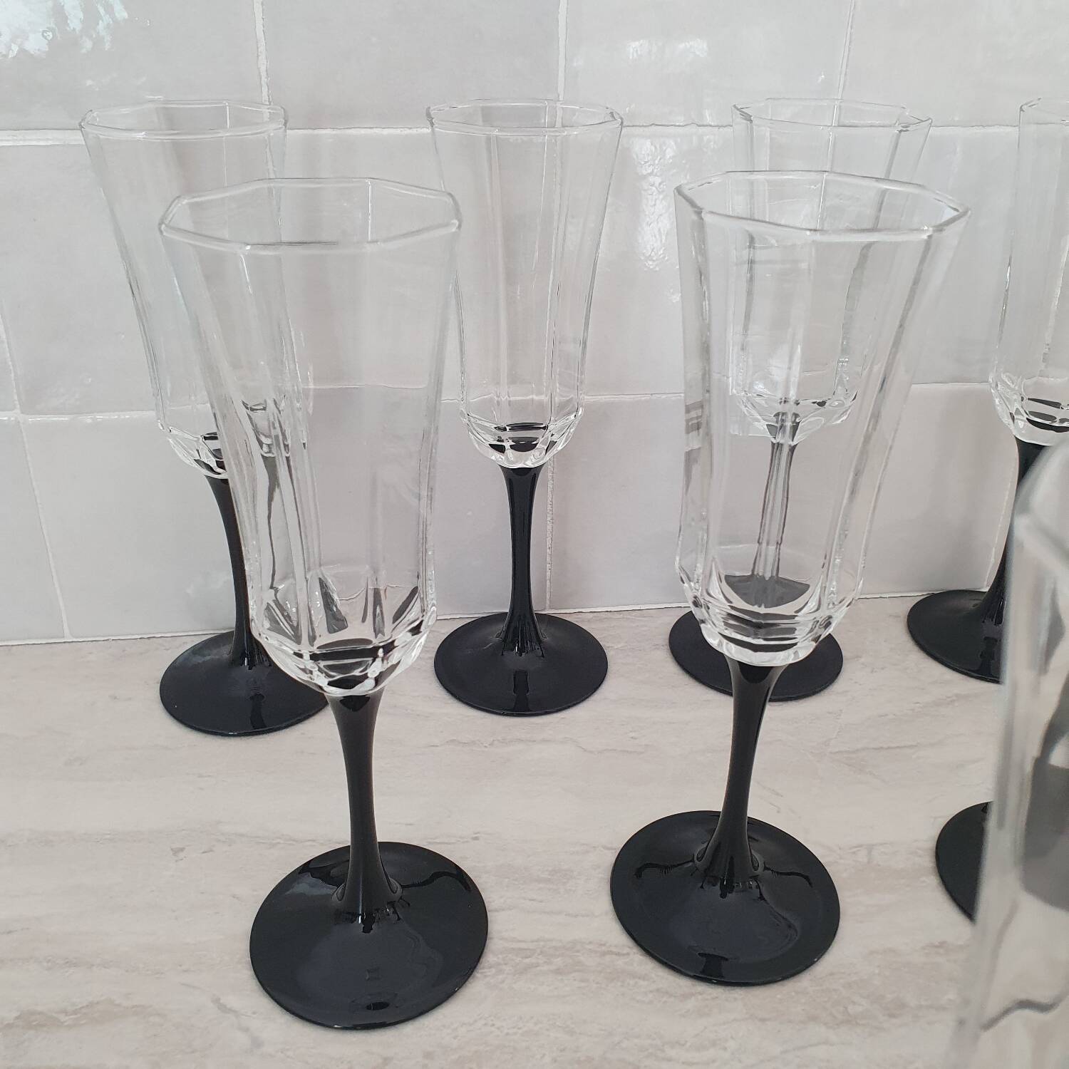 8 Octagonal Pied Noir Champagne Flutes