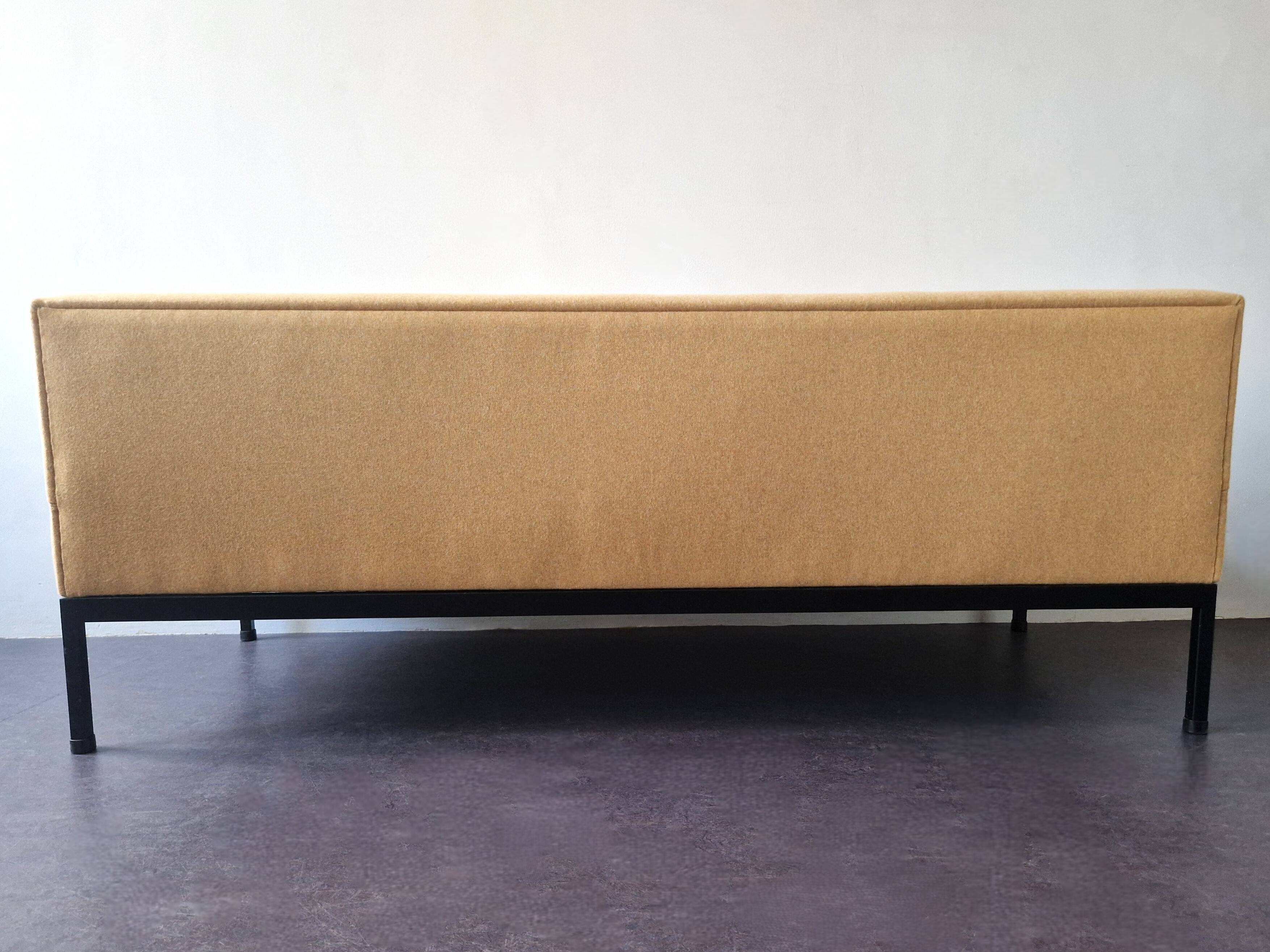 070-series 2,5-seater sofa by Kho Liang Ie for Artifort, The Netherlands 1964